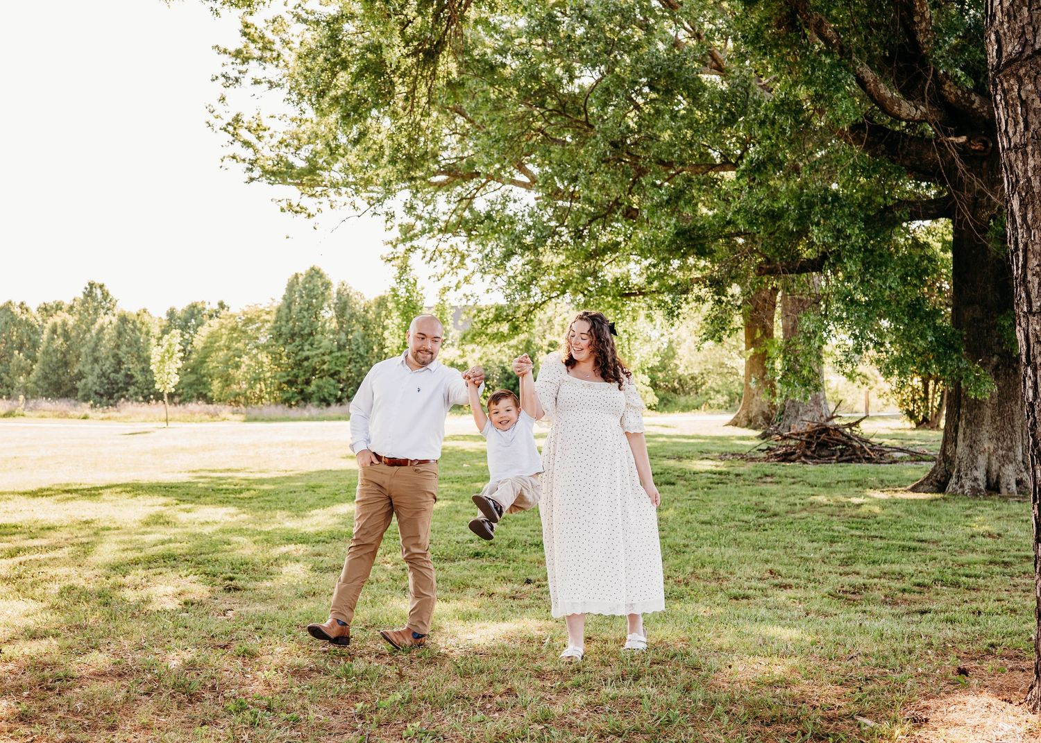 beautiful family photography session in Bentonville Arkansas at golden hour by the best family photographer in northwest Arkansas