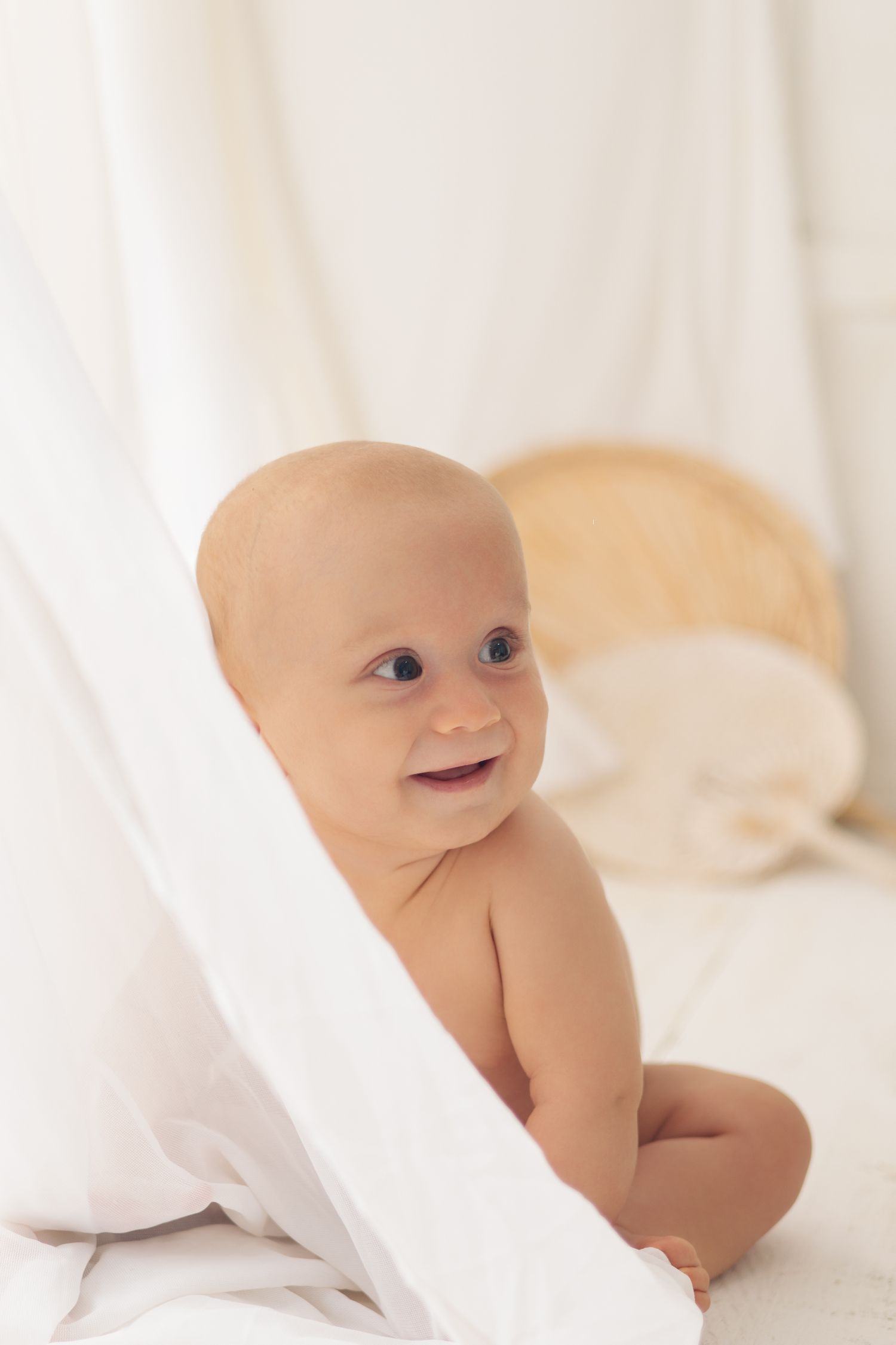 Retrato de niño sonriendo en sesión de fotos para peques, Lúmina Photo Estudio