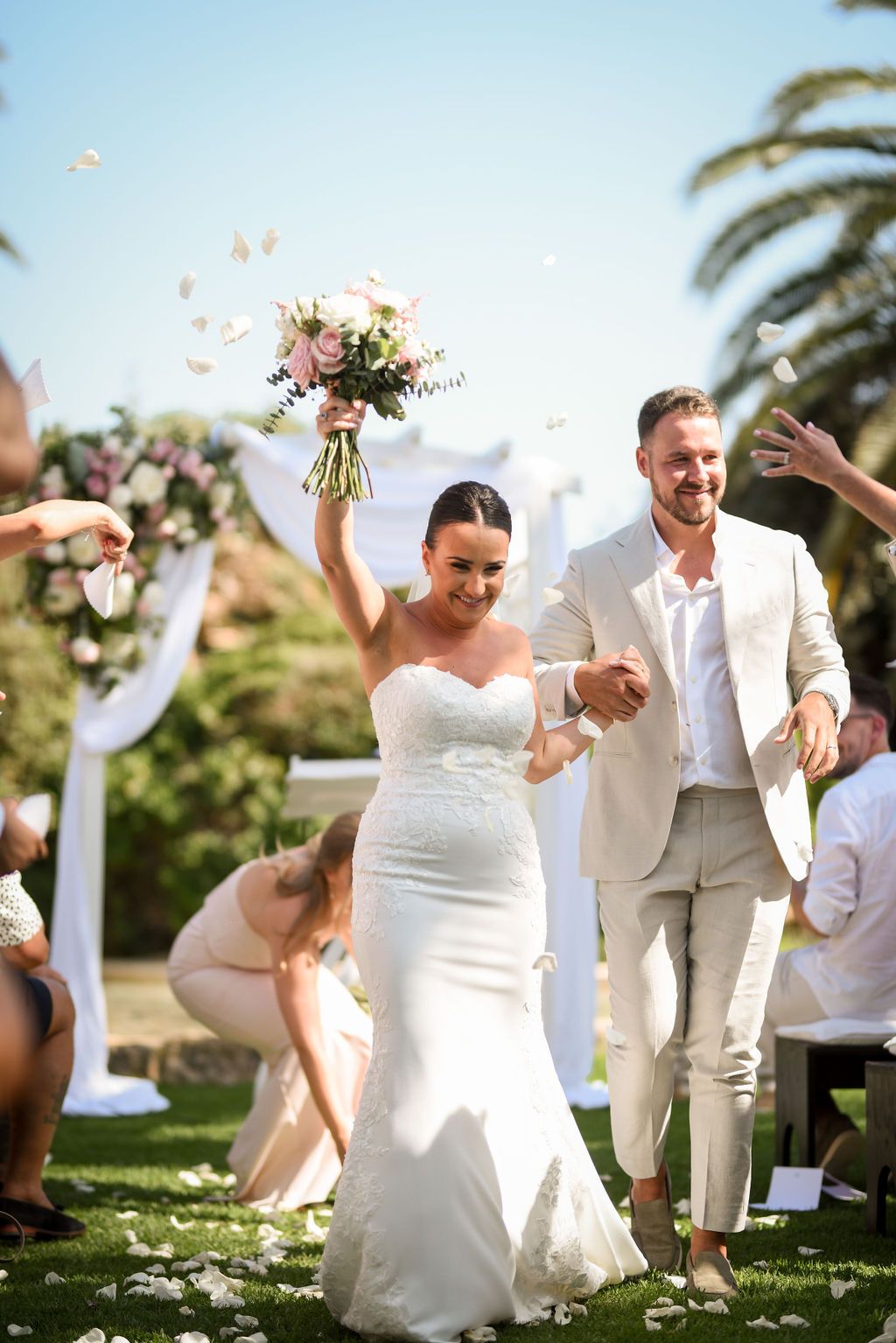 Can Gall Ibiza with the bride and groom after the wedding ceremony