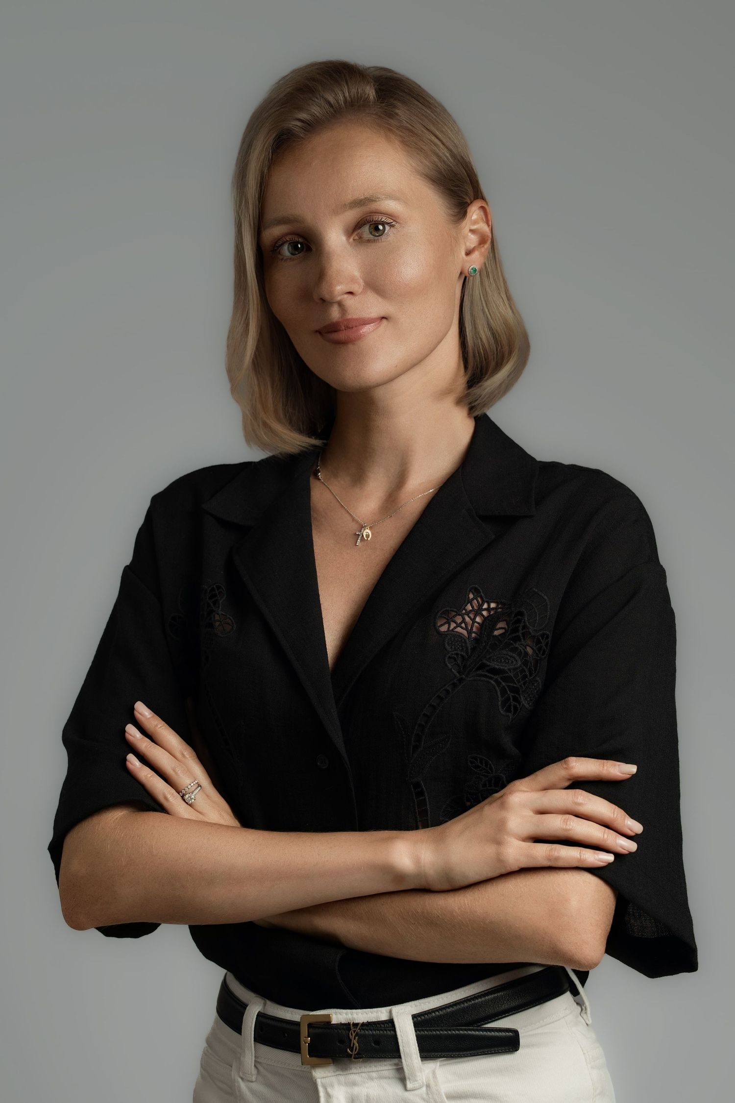 woman in black shirt