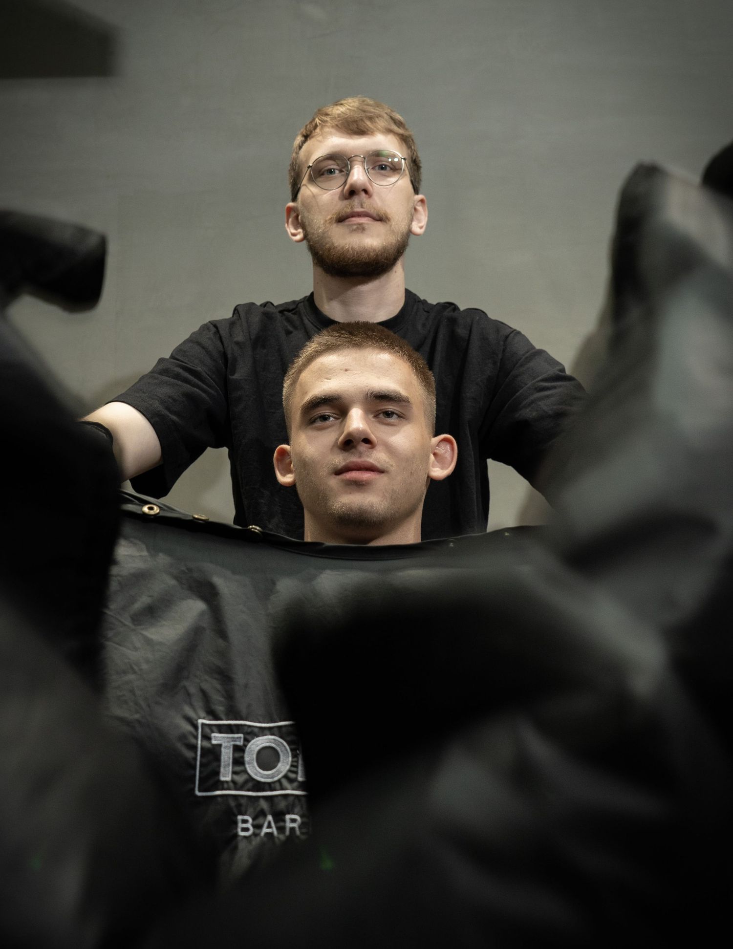 barber with client