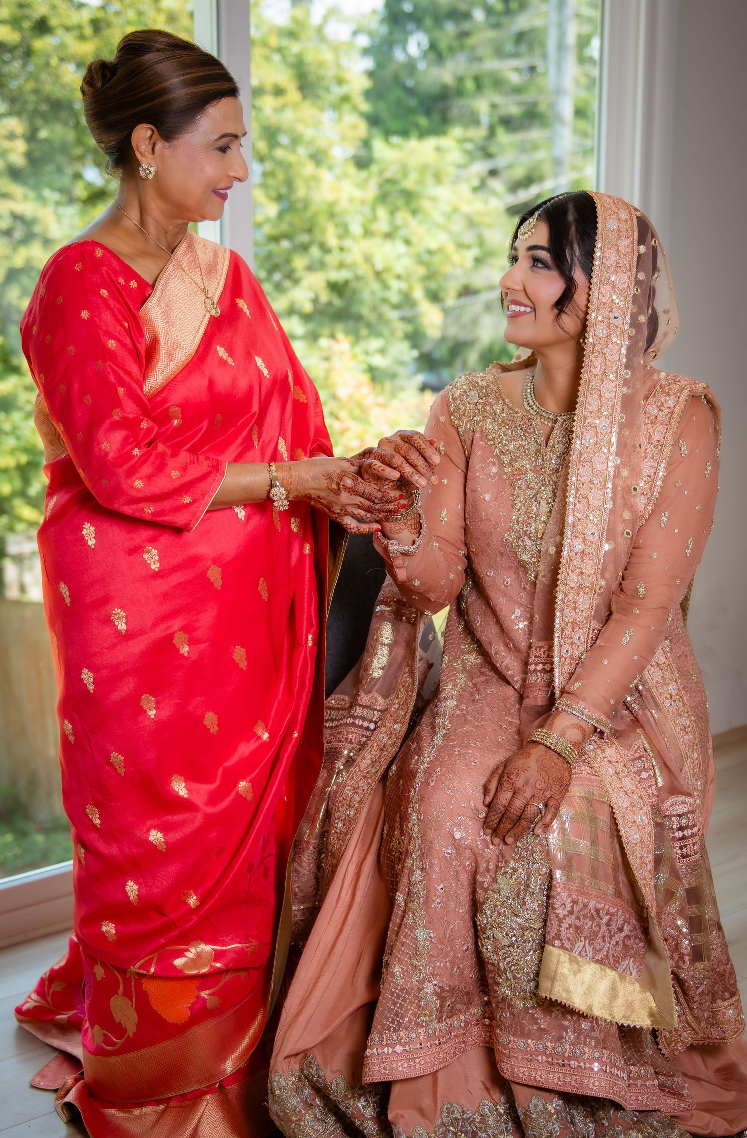 Seattle & Bellevue weddings: timeless details, candid moments, and heartfelt emotion.