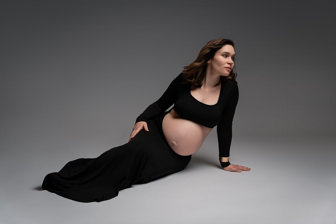 photo grossesse studio Champagnole future maman élégante