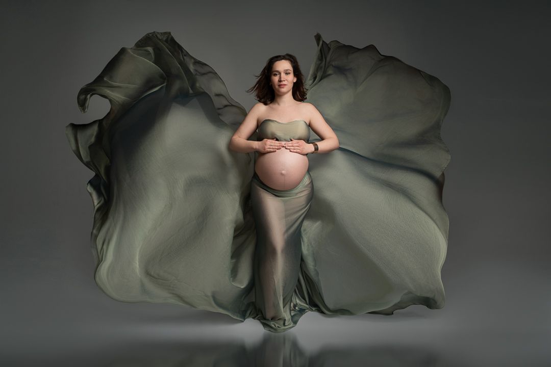 séance photo grossesse Champagnole portrait artistique femme enceinte voilage