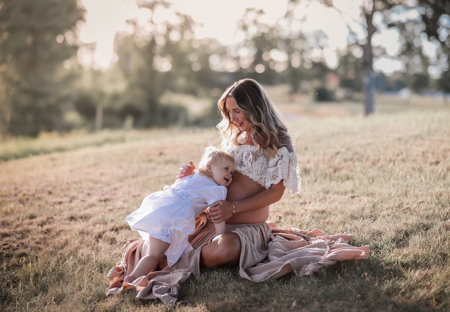 Gravidfotografering i Vänersborg. Fotograf i Vänersborg, Västra Götaland, SLFotografi, Sara Lagset.
