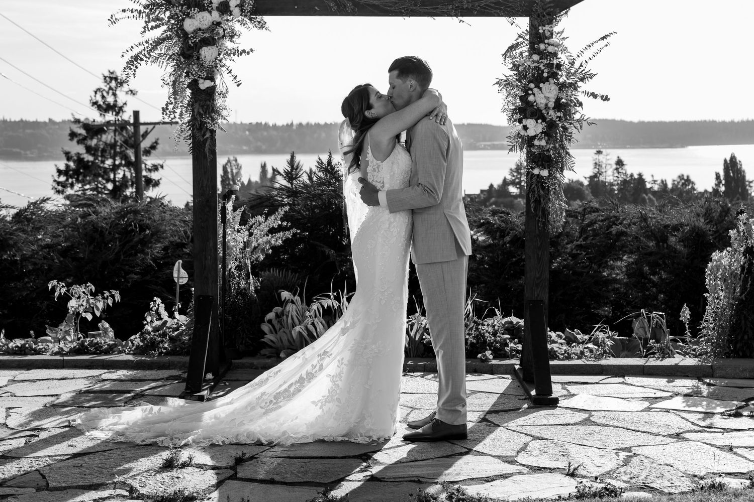 the first kiss, couple, just married, wedding, wedding photography