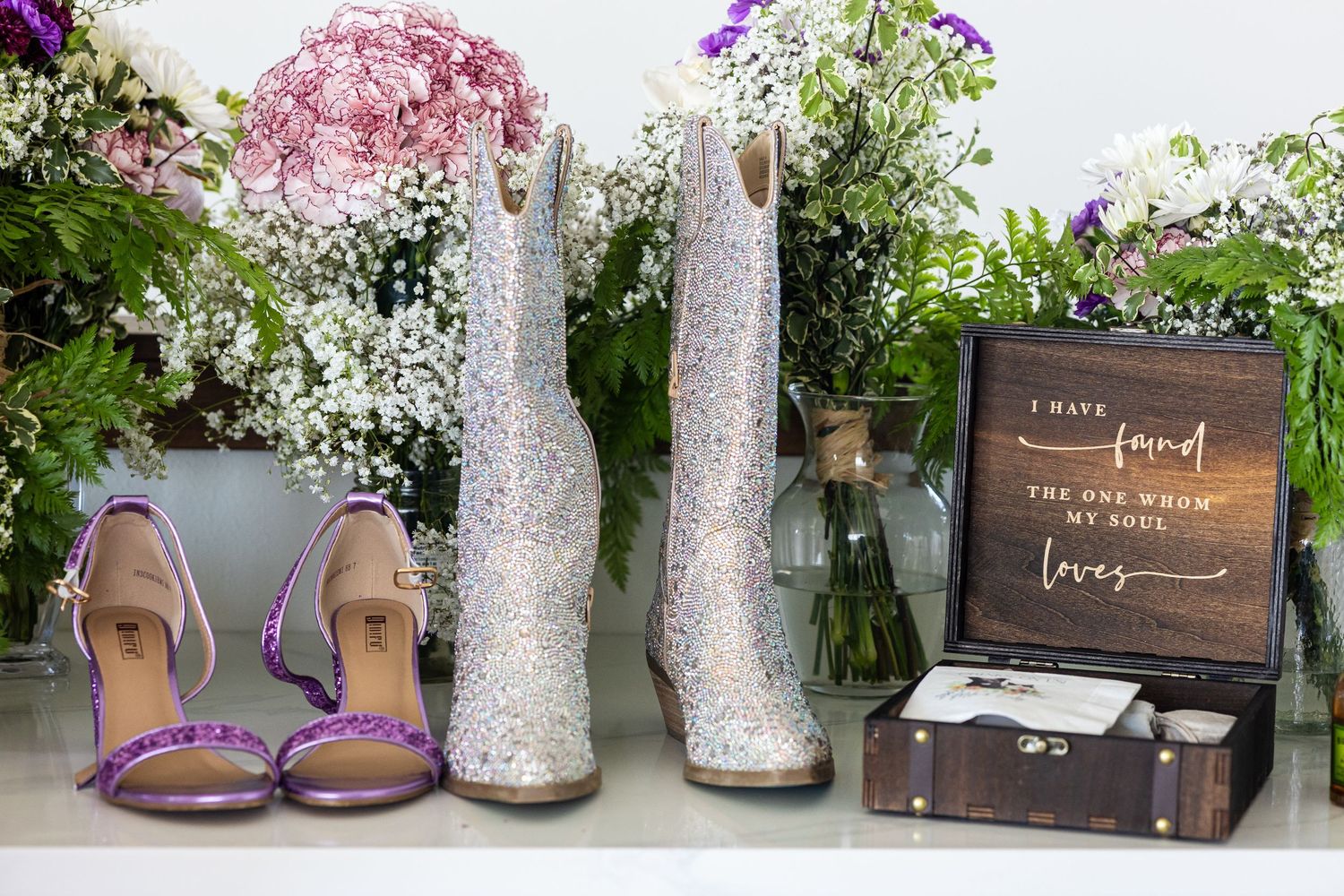 decor, wedding decorations, the aisle, floral arrangements, tiny details, floral decorations