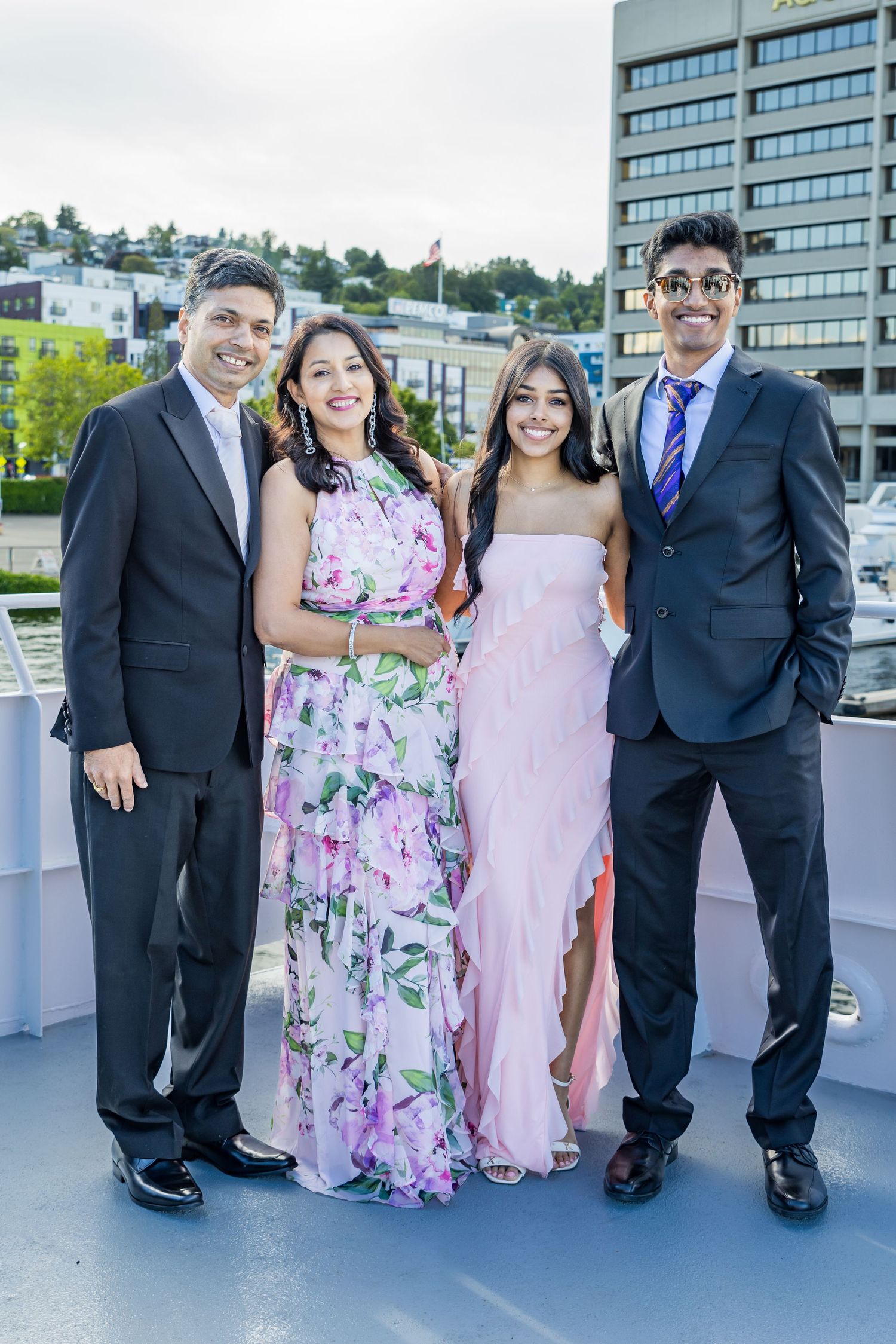 family photoshoot, graduation party photography, portraits, family portraits