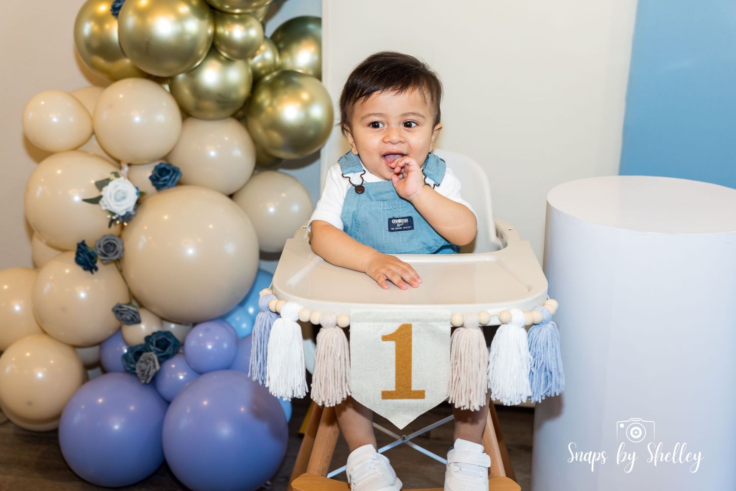 Birthday Boy, milestone birthday, first birthday, indoor, cake smash