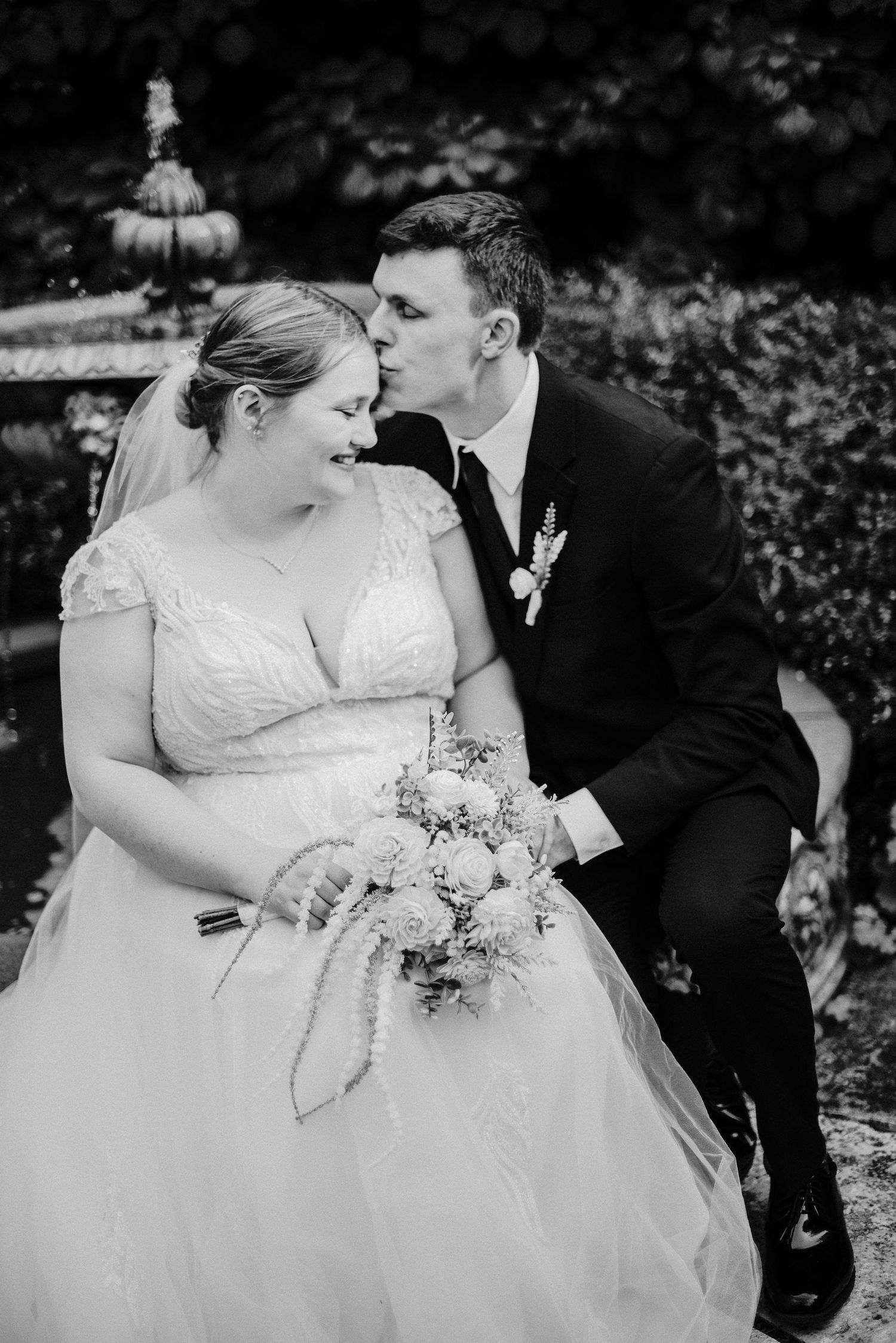 black and white, wedding photography, wausau wedding photographer, wisconsin wedding, artistic, luxury wedding