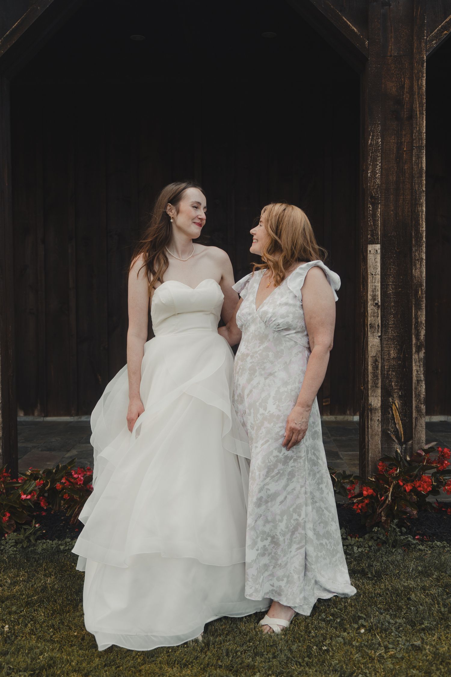 Cat and Seb, Niagara on the lake Ontario - Wedding photography by James Glac