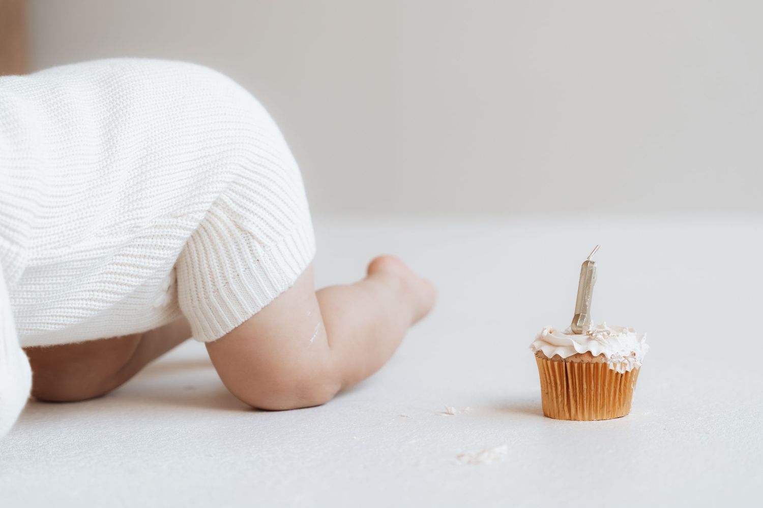 cake smash. fotoshoot heerlen Limburg fotograaf fotostudio. Vita Creative studio daglichtstudio