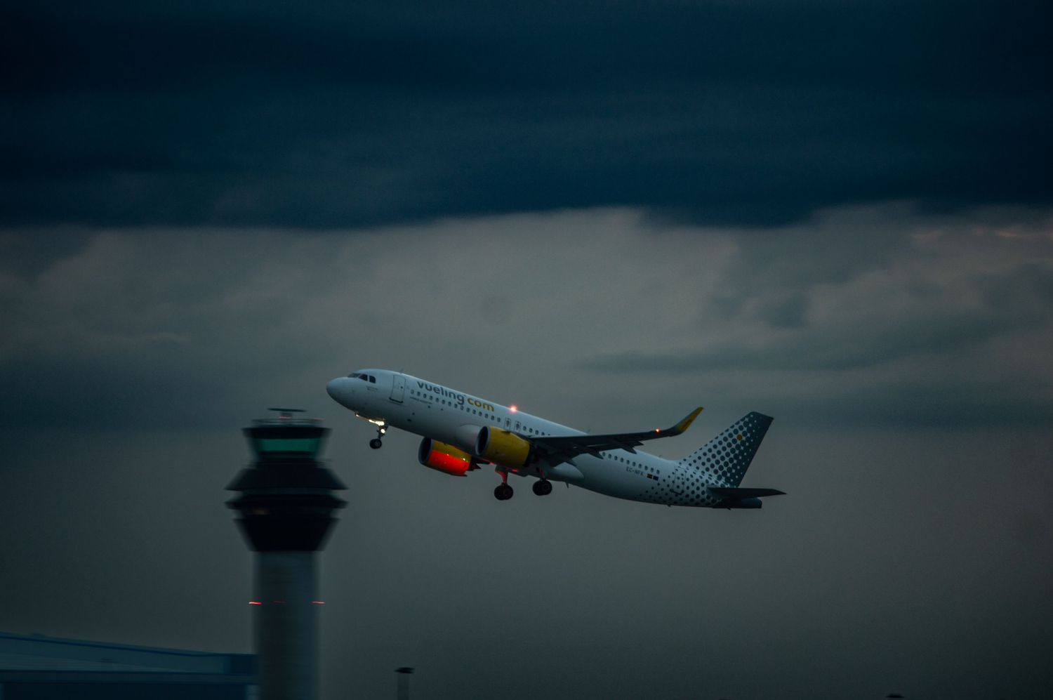 Airbus, A320, Vueling, Manchester, Airport, Photography, photo, SJR, airshow photography Rotherham Photography air shows