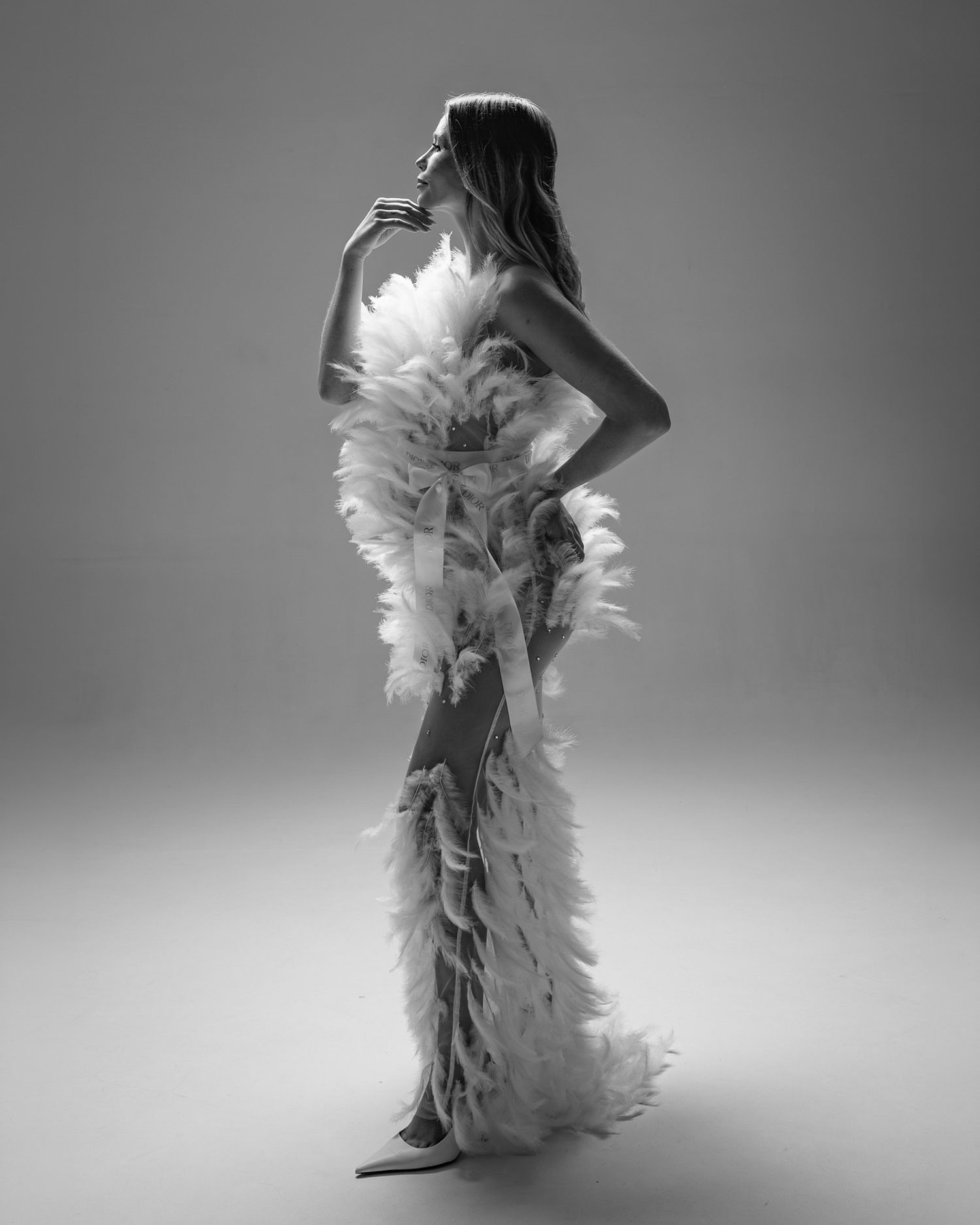 Modern glamour kismama fotók stúdióban Győr környékén.