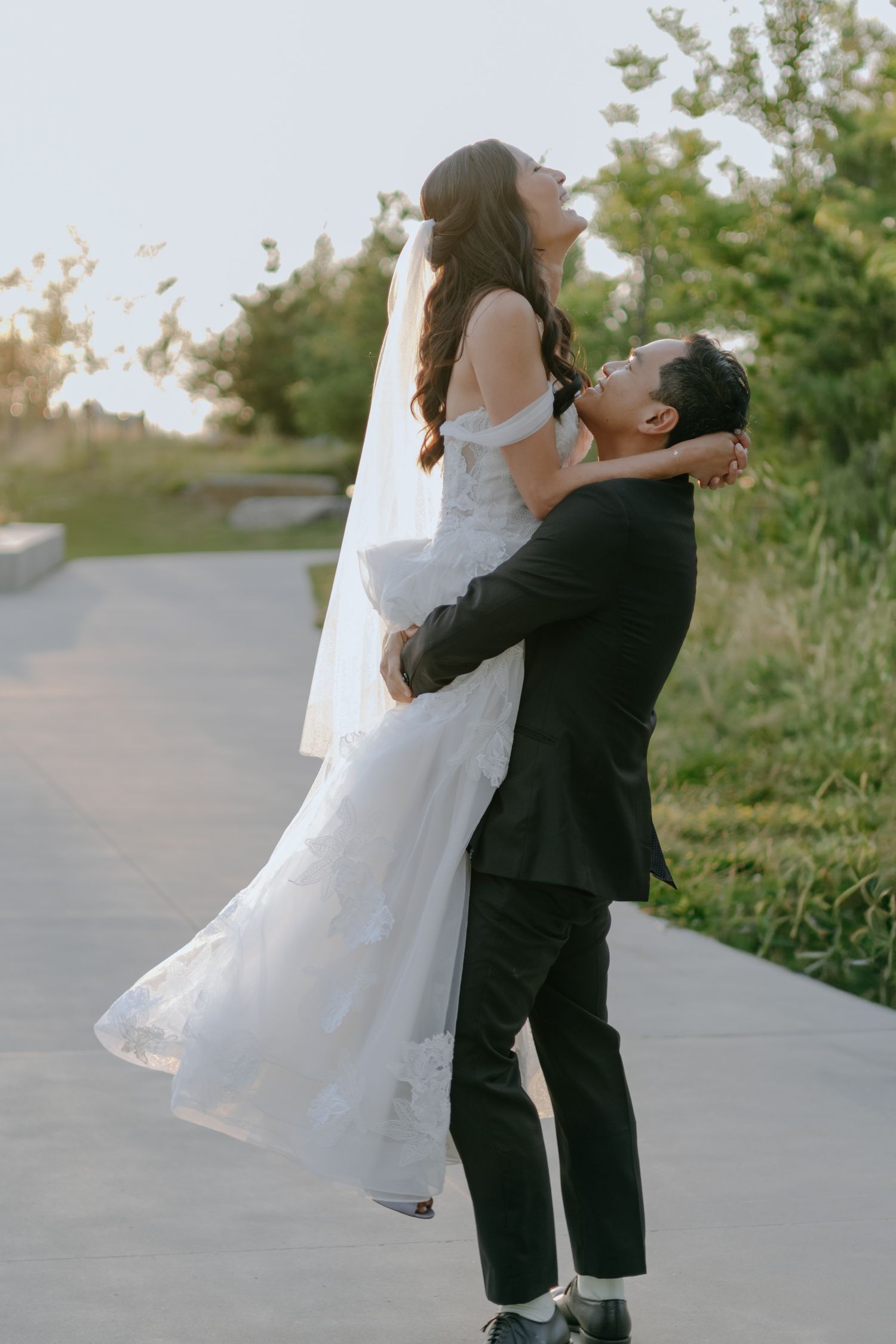 Couple sunset photos on wedding day in Ottawa