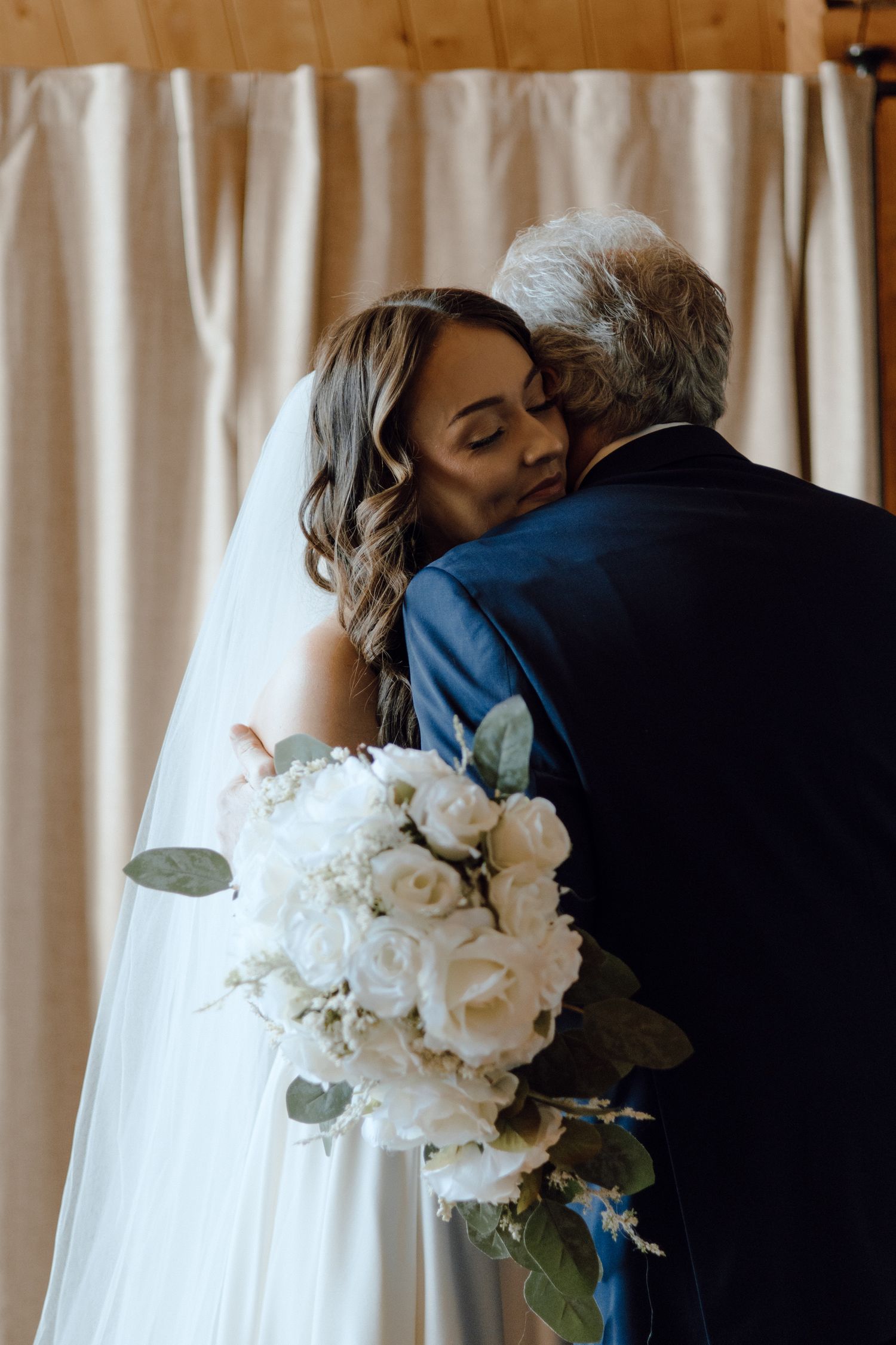 bride and dads first look