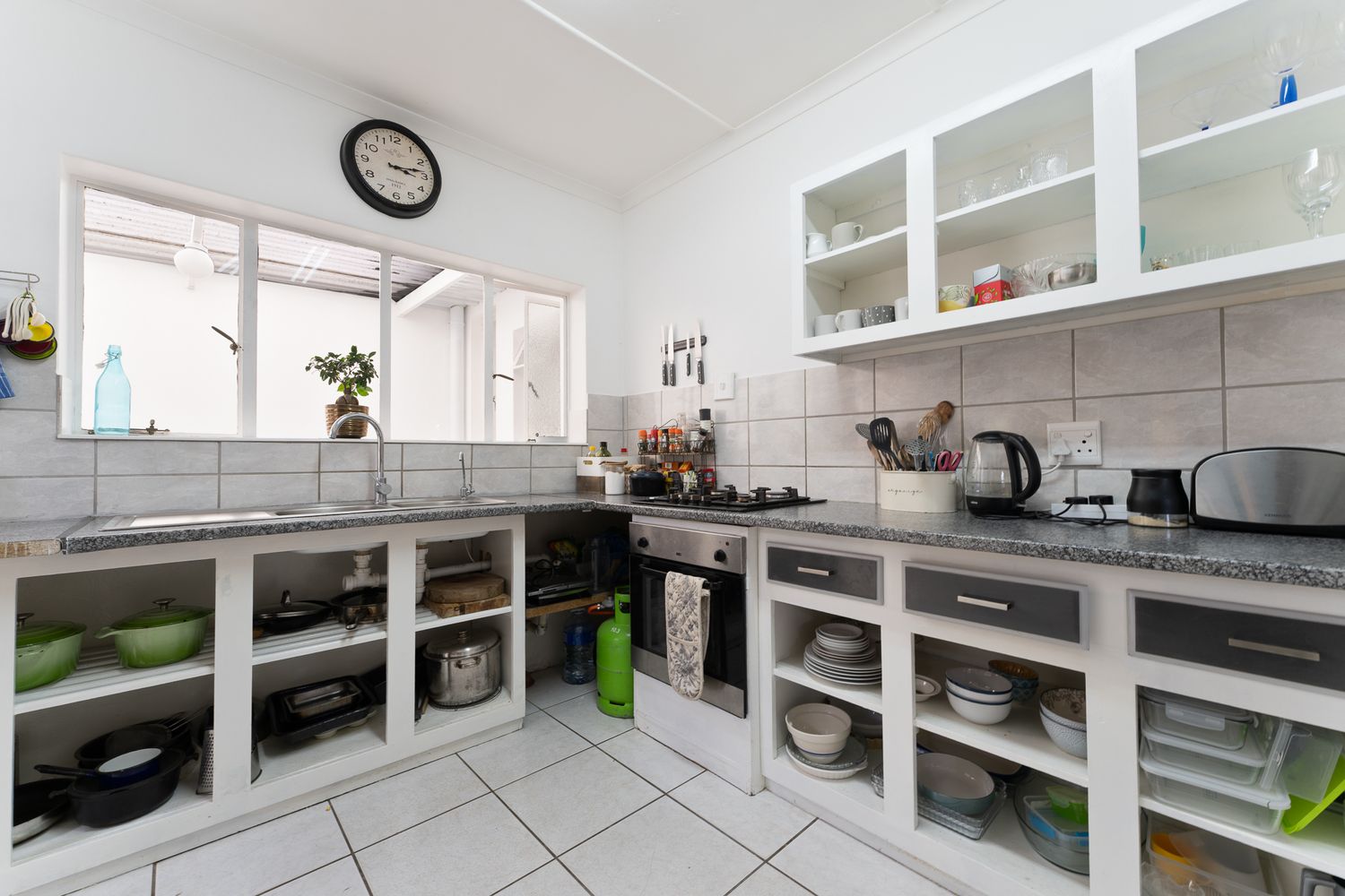 interior real estate photo of  a kitchen