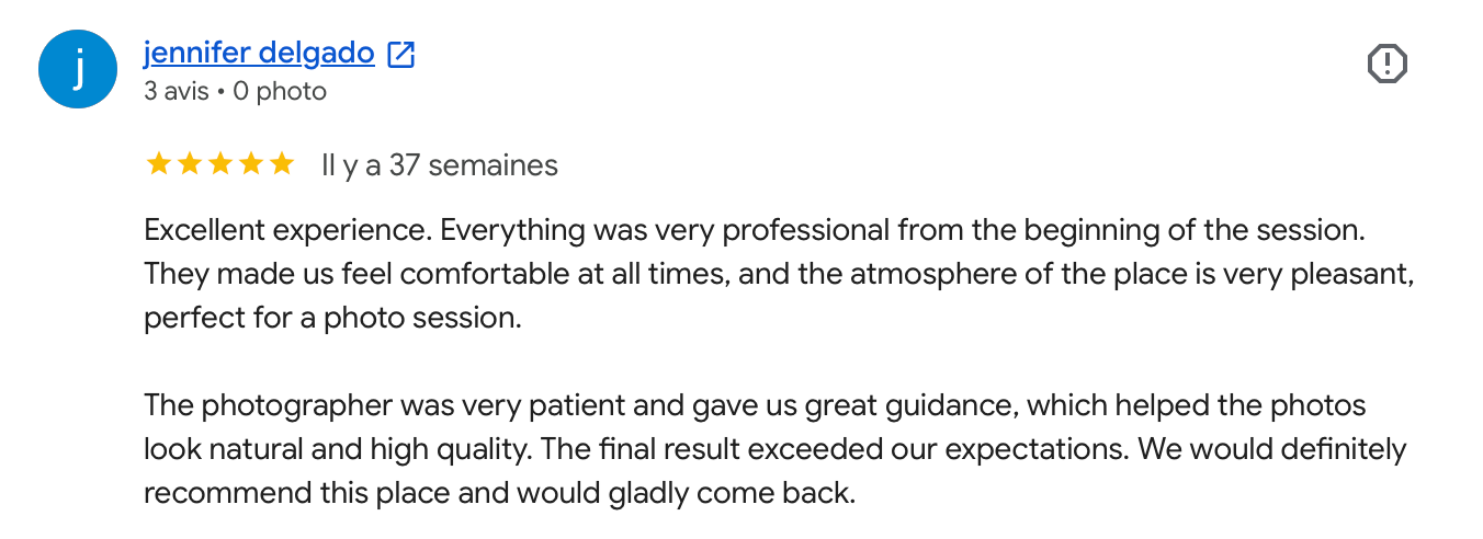 Five-star Google review praising professional photography session with excellent atmosphere, guidance, and high-quality results.