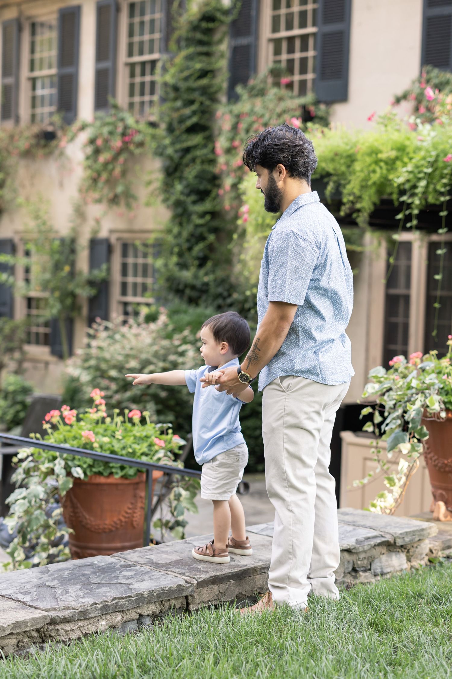 Lifestyle-inspired luxury family photography in Lancaster’s Conestoga House.