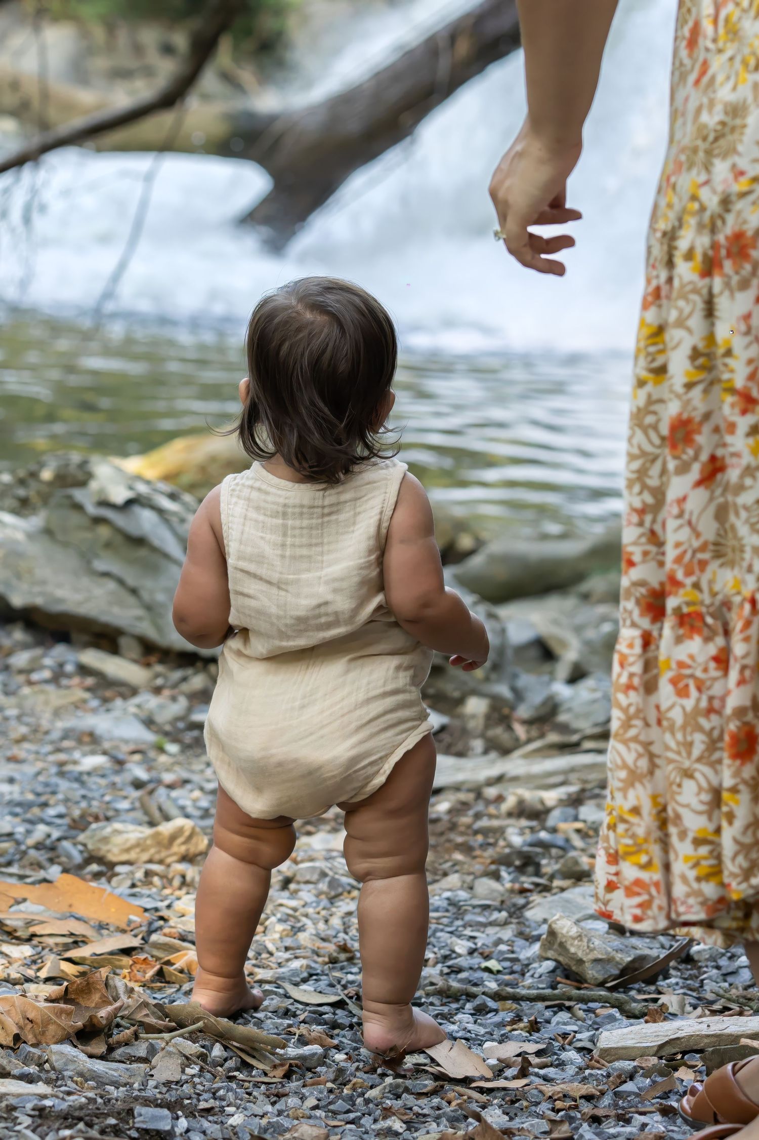 Refined outdoor children’s photo – high end family photography Lancaster PA