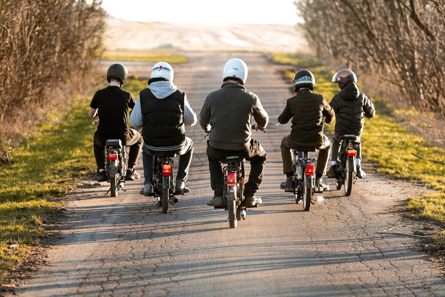 Leje af tomos knallert til en spændende knallert tur – en sjov oplevelse med nem udlejning af knallert.