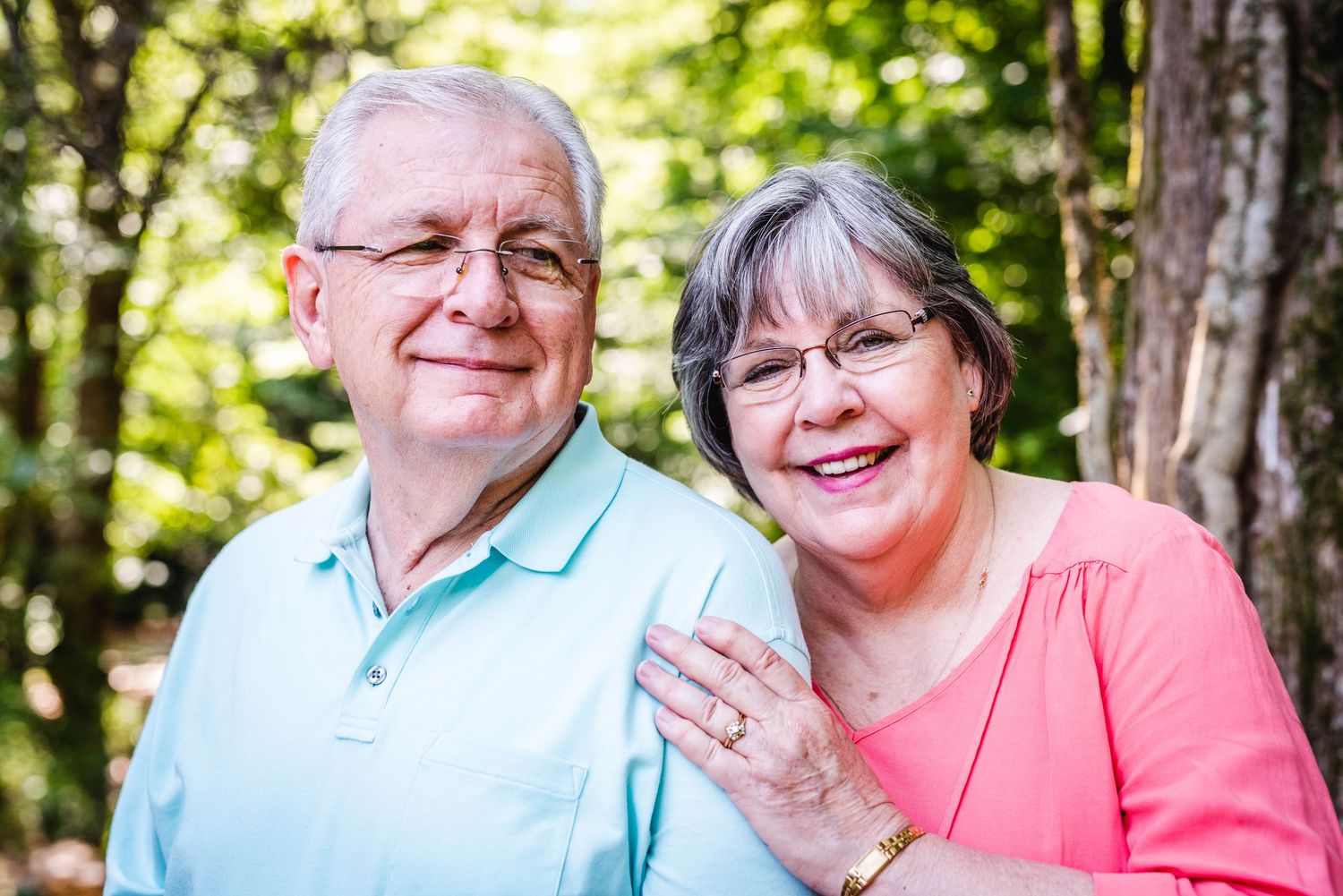 Sharp photo.  Elderly couple.  Grandparents photoshoot.  Grandchildren.  Photographer Clarksville, TN. Ft. Campbell, Kentucky