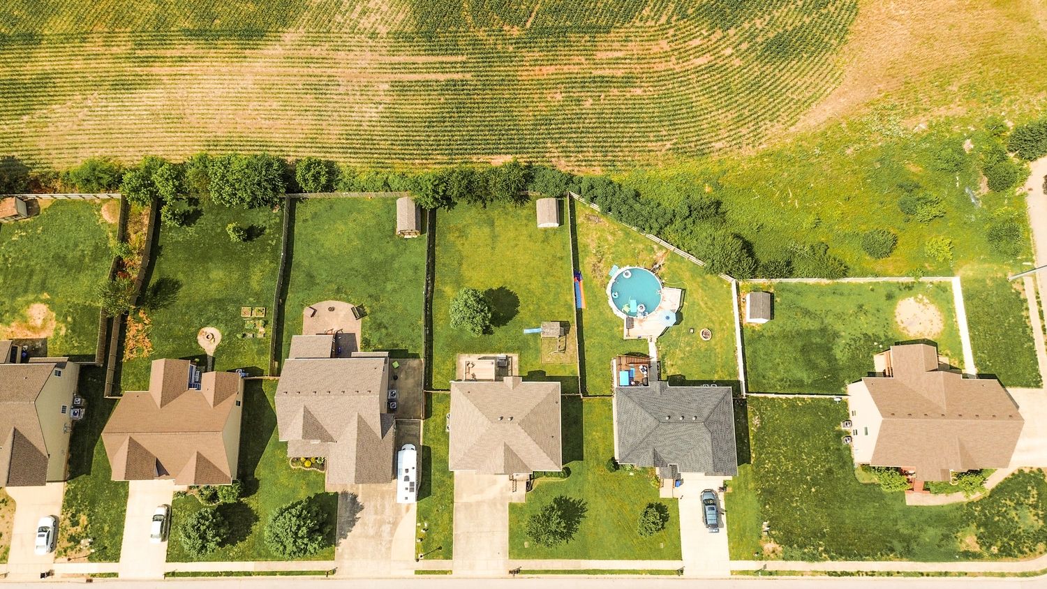 Drone real estate photo Clarksville, TN affordable real estate HDR real estate photographer large number of photos drone photography budget