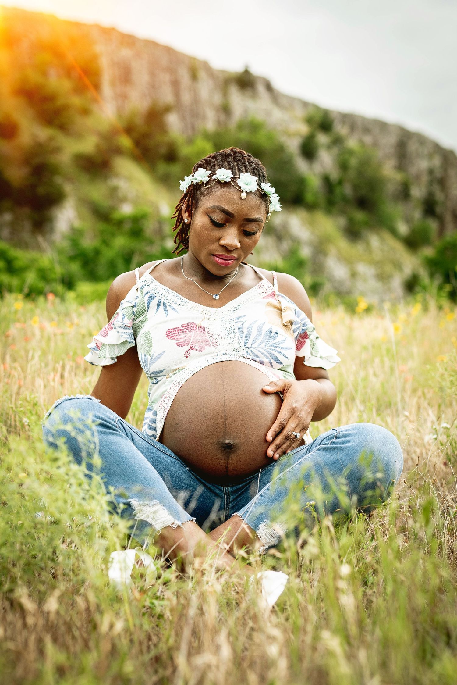 WOC maternity shoot.  Beautiful mother.  fort Campbell, Kentucky. Clarksville, Tennessee. Client closet. Field of flowers