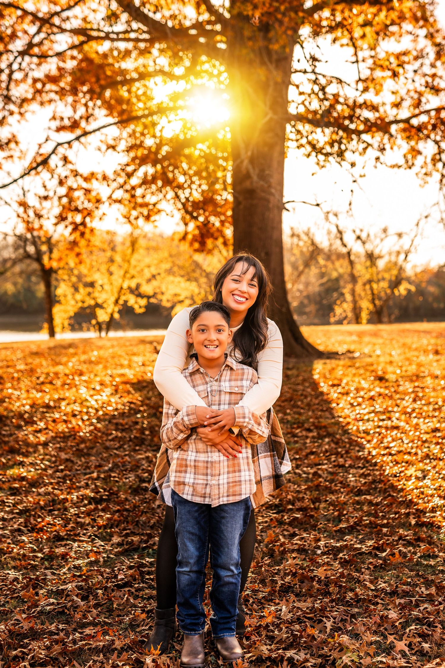 Fall mini photography session Clarksville Tennessee TN affordable family photographer Dover Fort Campbell Woodlawn Fall Photos Mom and son