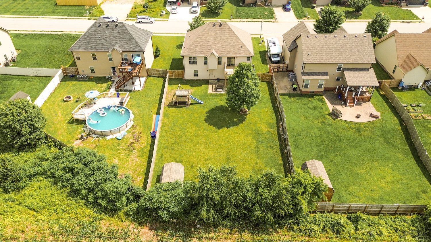 Drone real estate photo Clarksville, TN affordable real estate HDR real estate photographer large number of photos drone photography budget