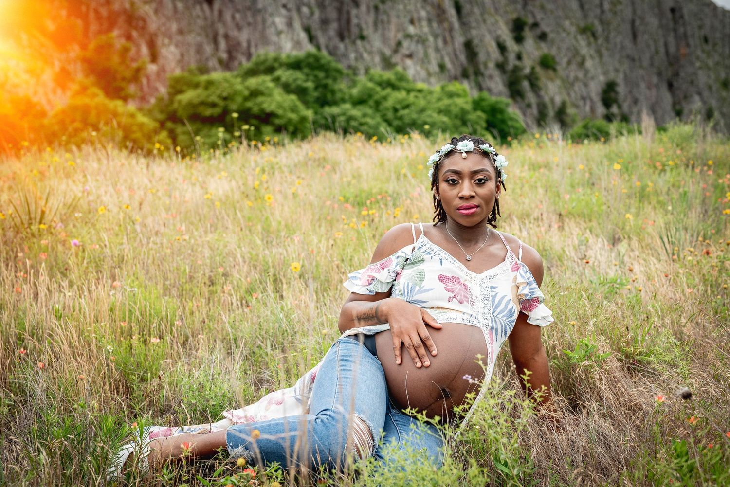 WOC maternity photoshoot.  Black maternity photos. Client closet.  fort Campbell, Kentucky.  Clarksville, Tennessee.