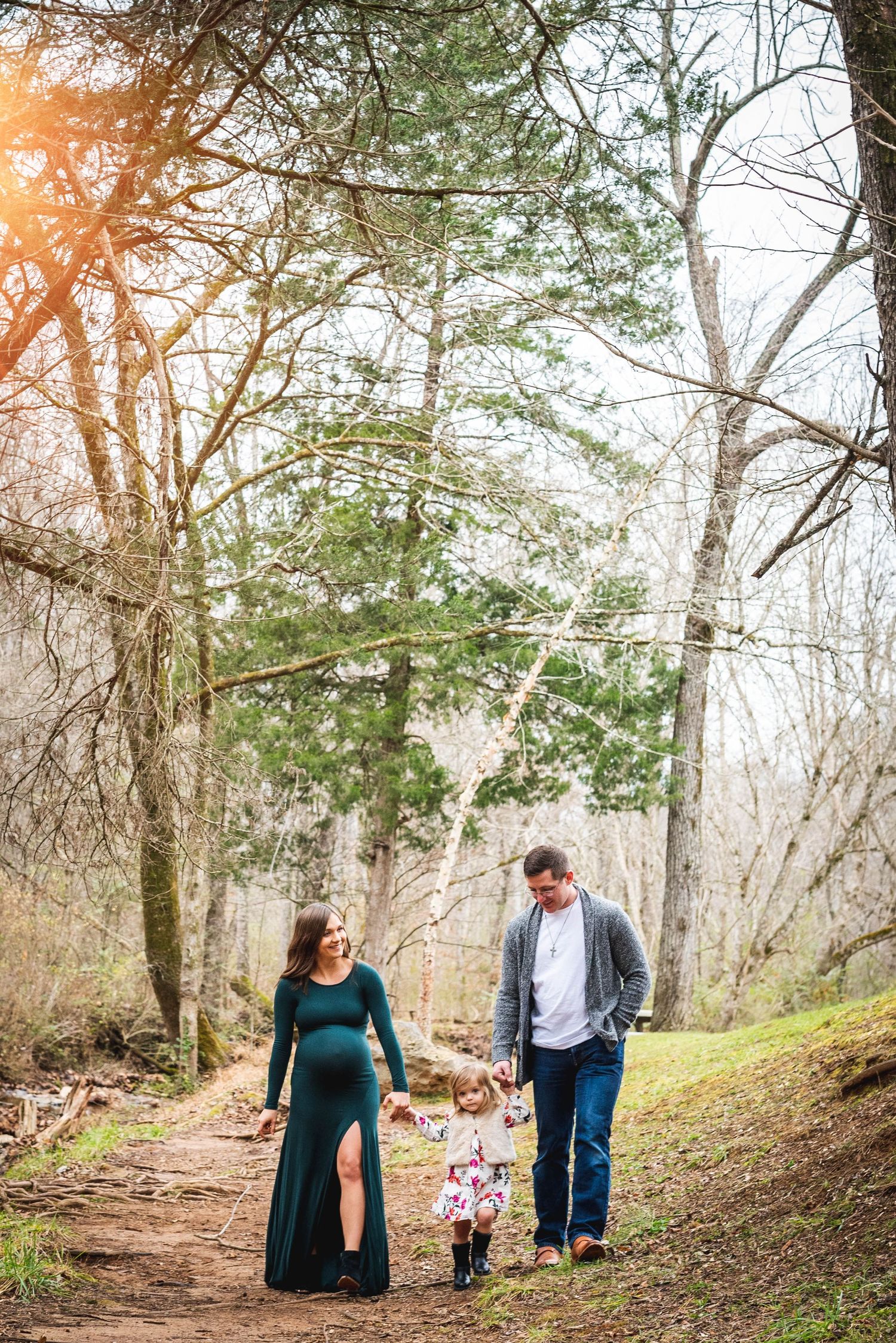 Family maternity shoot.  Beautiful mother.  fort Campbell, Kentucky. Clarksville, Tennessee. Client closet.