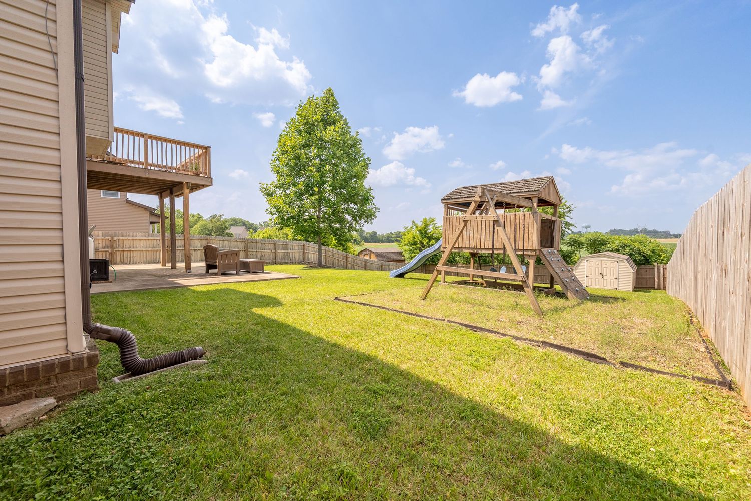 Drone real estate photo Clarksville, TN affordable real estate HDR real estate photographer large number of photos drone photography budget