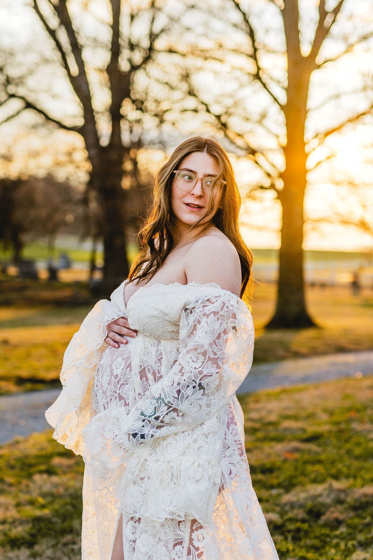 Maternity photoshoot.  Client closet.  fort Campbell, Kentucky.  Clarksville, Tennessee. Flattering maternity shoot.