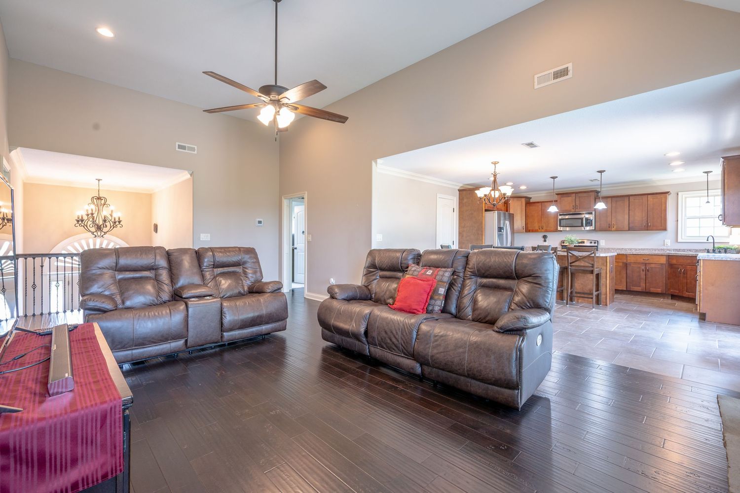 Drone real estate photo Clarksville, TN affordable real estate HDR real estate photographer large number of photos drone photography budget
