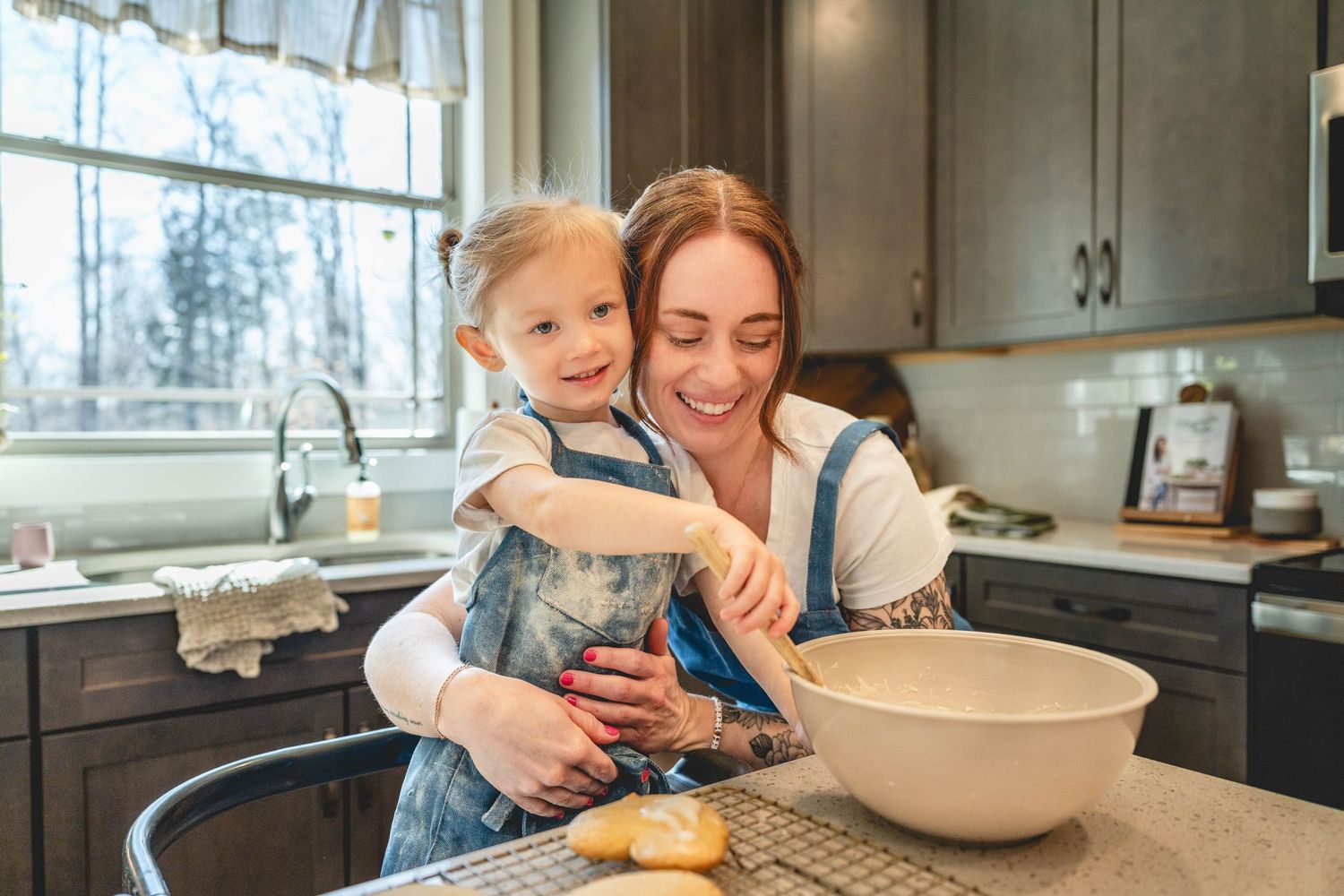 lifestyle in-home family photographer Clarksville, Tennessee.  Sango, Tennessee.  Fort Campbell, KY.  Storytelling videographer.  Film