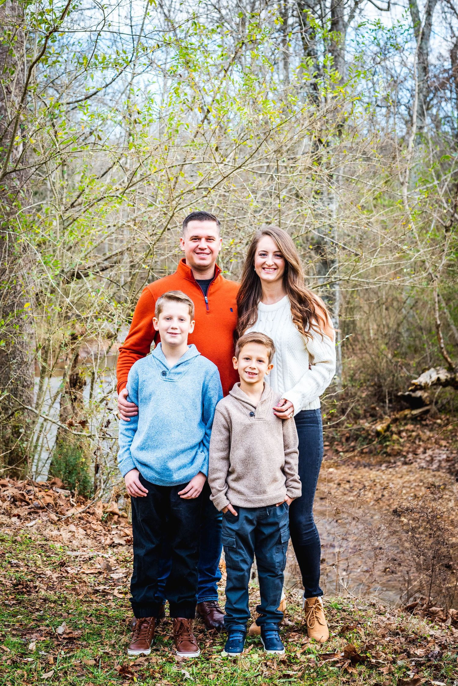 Family photographer. Clarksville, Tennessee.  Adams, Tennessee.  Pembroke, Kentucky.  Family photos.  Affordable photos.  Family videos