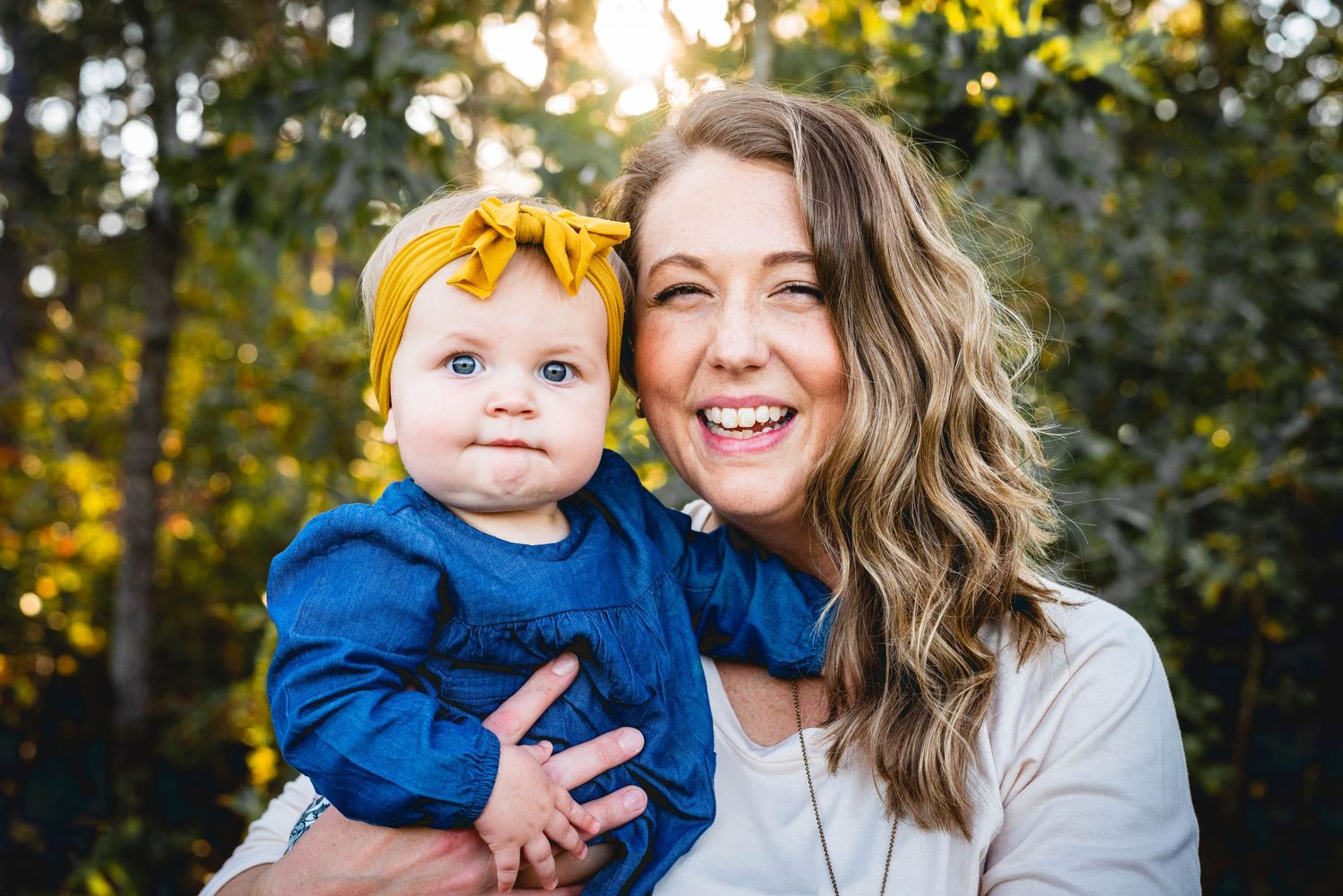 Experienced photographer.  Mom and daughter mother's day photo.  Close up of mom and daughter.  Clarksville, Tennessee.  Hopkinsville