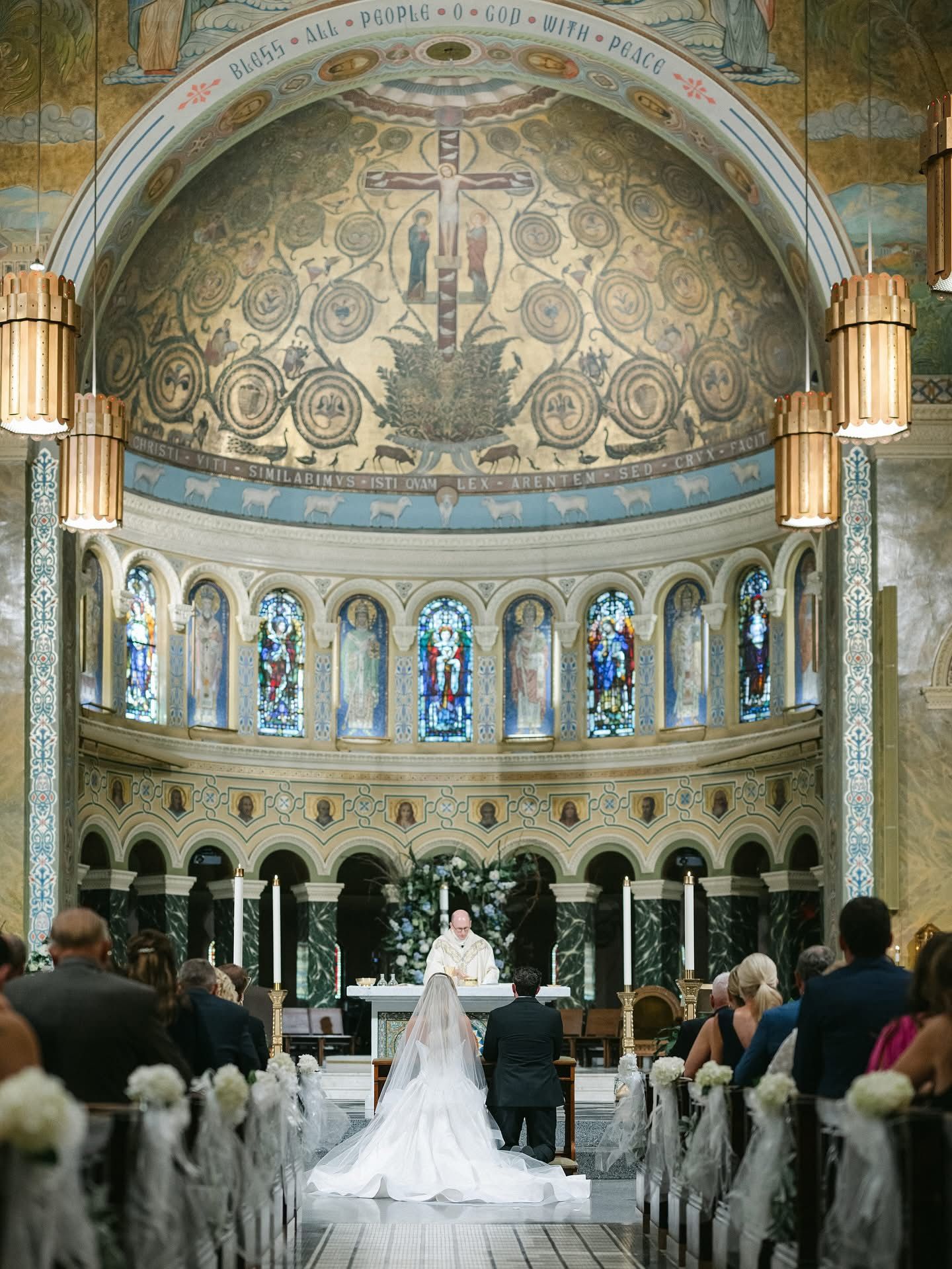 #chicagobride #chicagobrides #weddingcake #orlandobride #orlandobrides #orlandobridetobe #chicagobridetobe #chicagobridestobe #orlandobrides