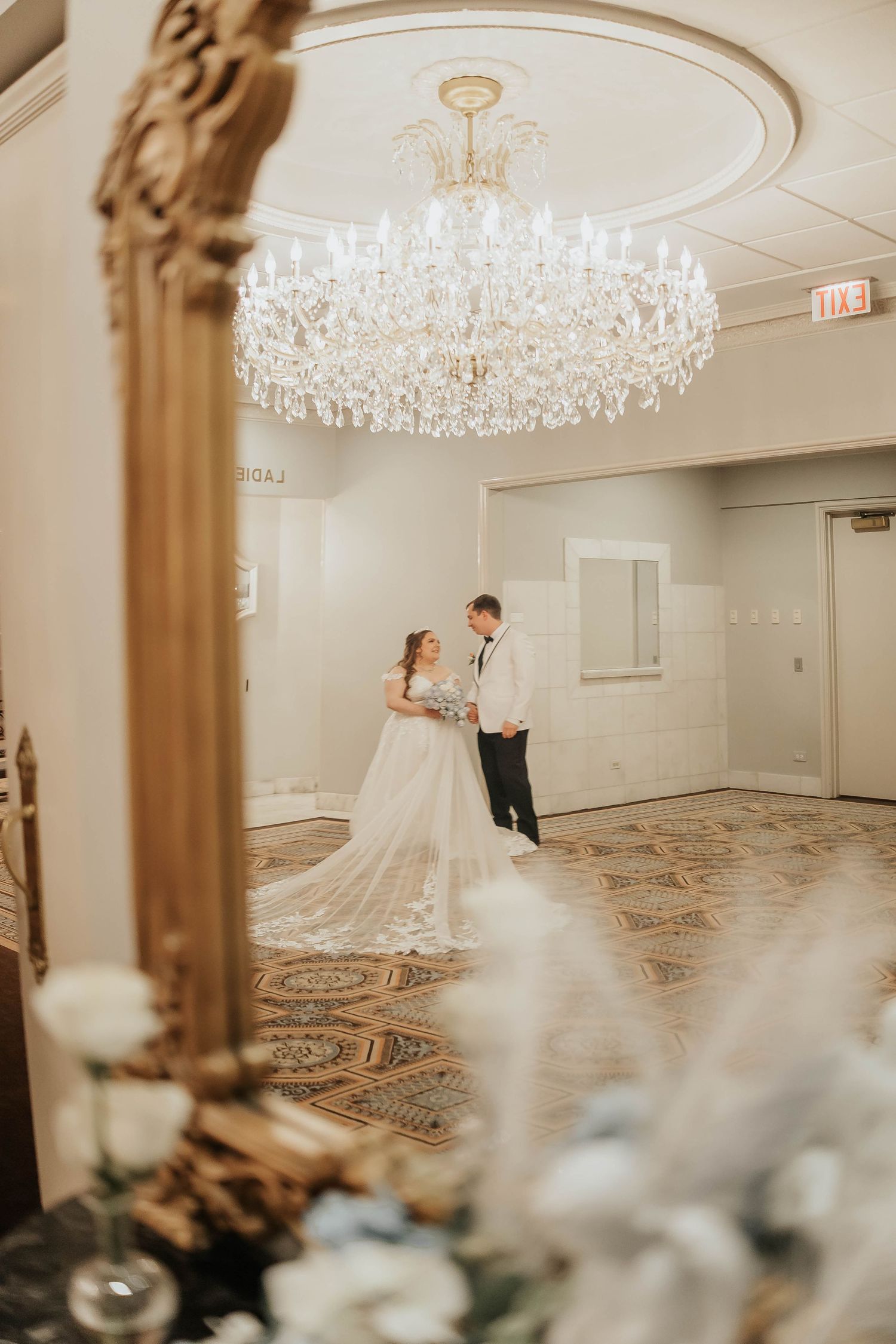 #chicagobride #chicagobrides #weddingcake #orlandobride #orlandobrides #orlandobridetobe #chicagobridetobe #chicagobridestobe #orlandobrides