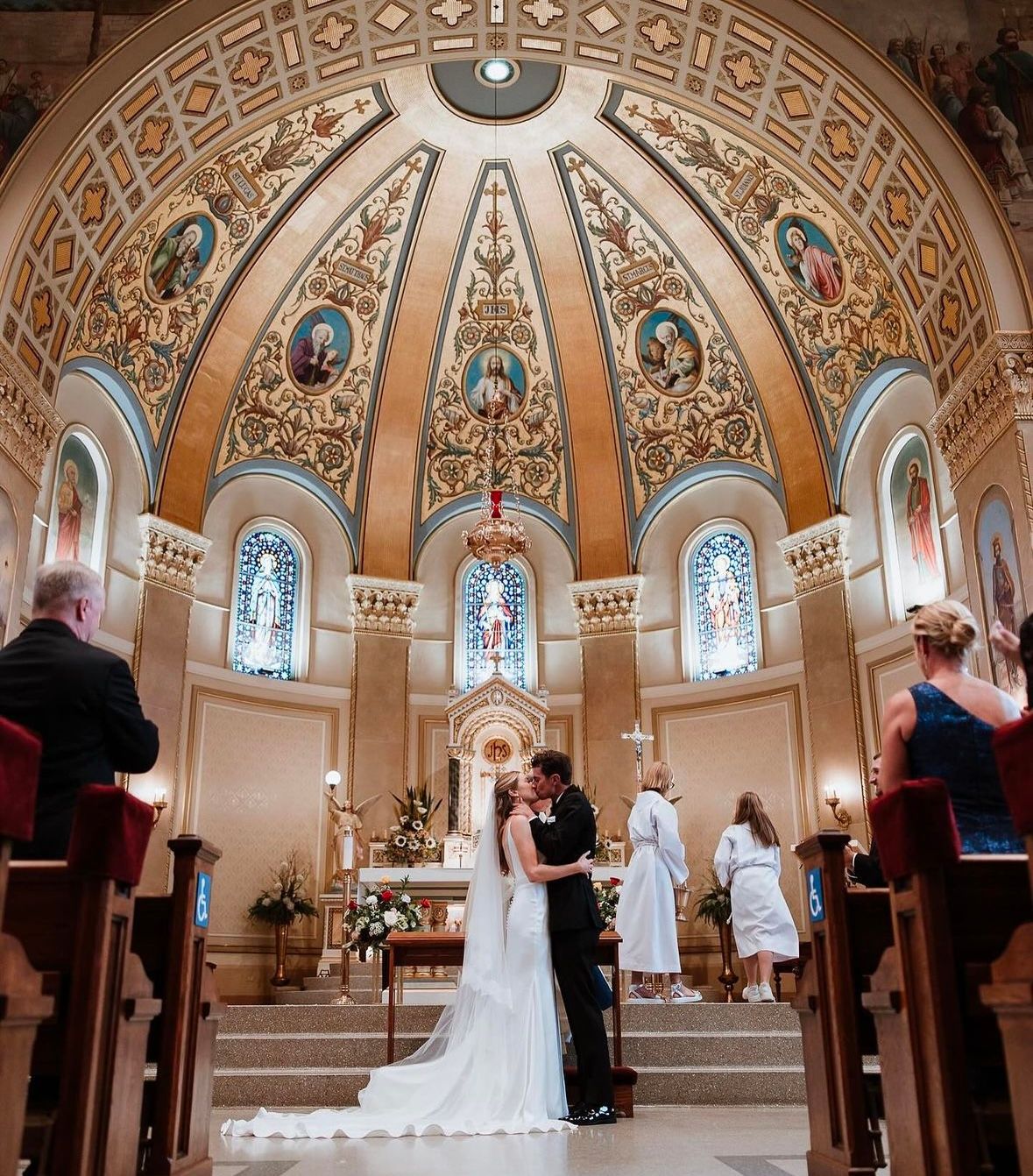#chicagobride #chicagobrides #weddingcake #orlandobride #orlandobrides #orlandobridetobe #chicagobridetobe #chicagobridestobe #orlandobrides