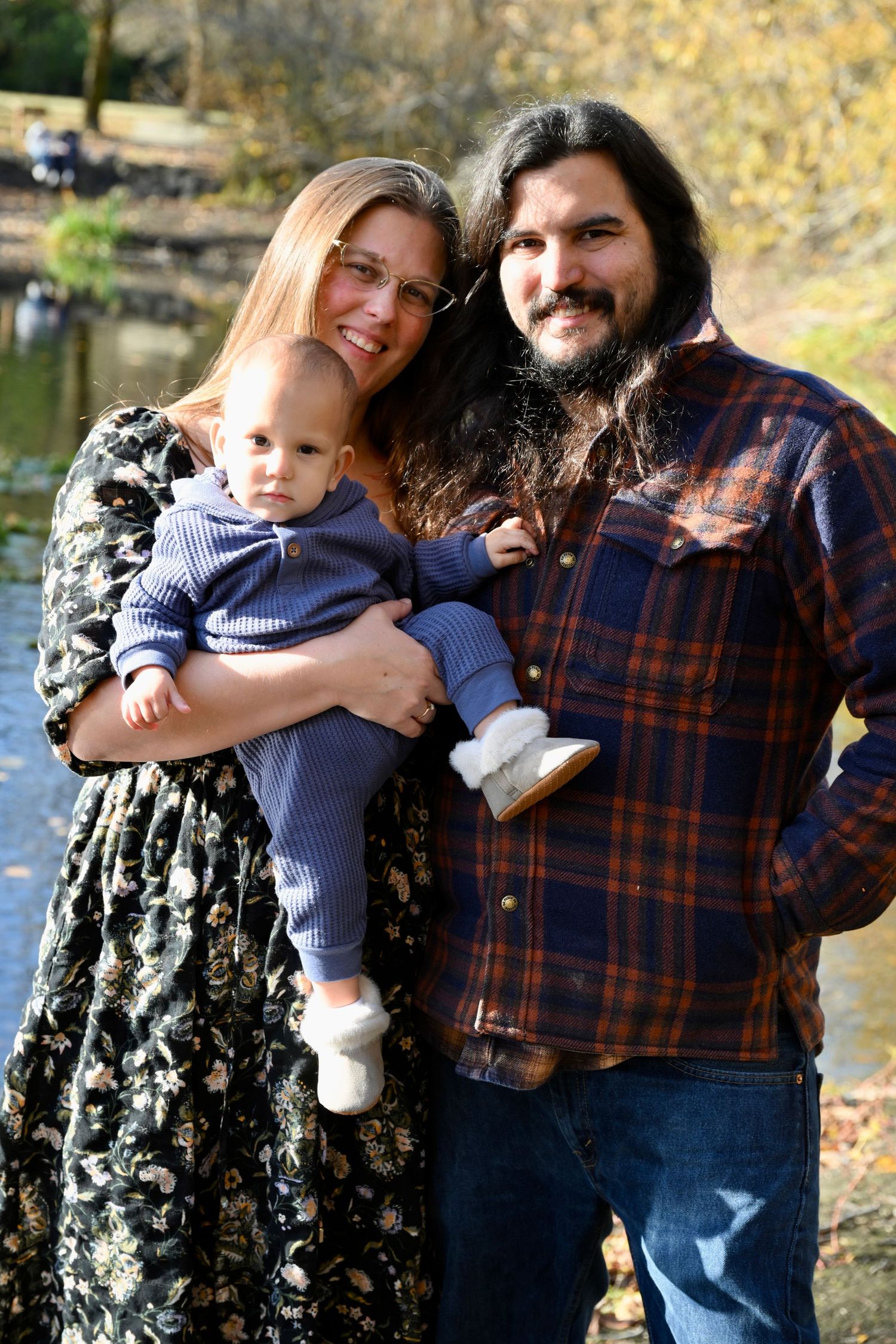 Family portrait session at Battle Point Park on Bainbridge Island, WA. Parents with son and daughter.