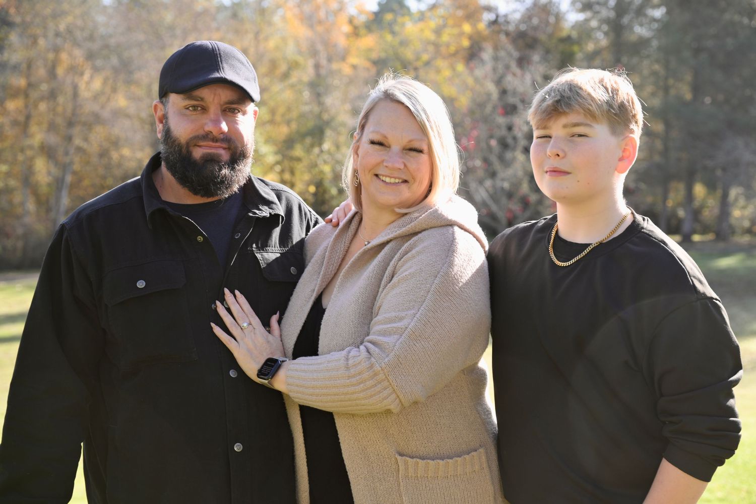 Family portrait session at Battle Point Park on Bainbridge Island, WA. Parents with son.