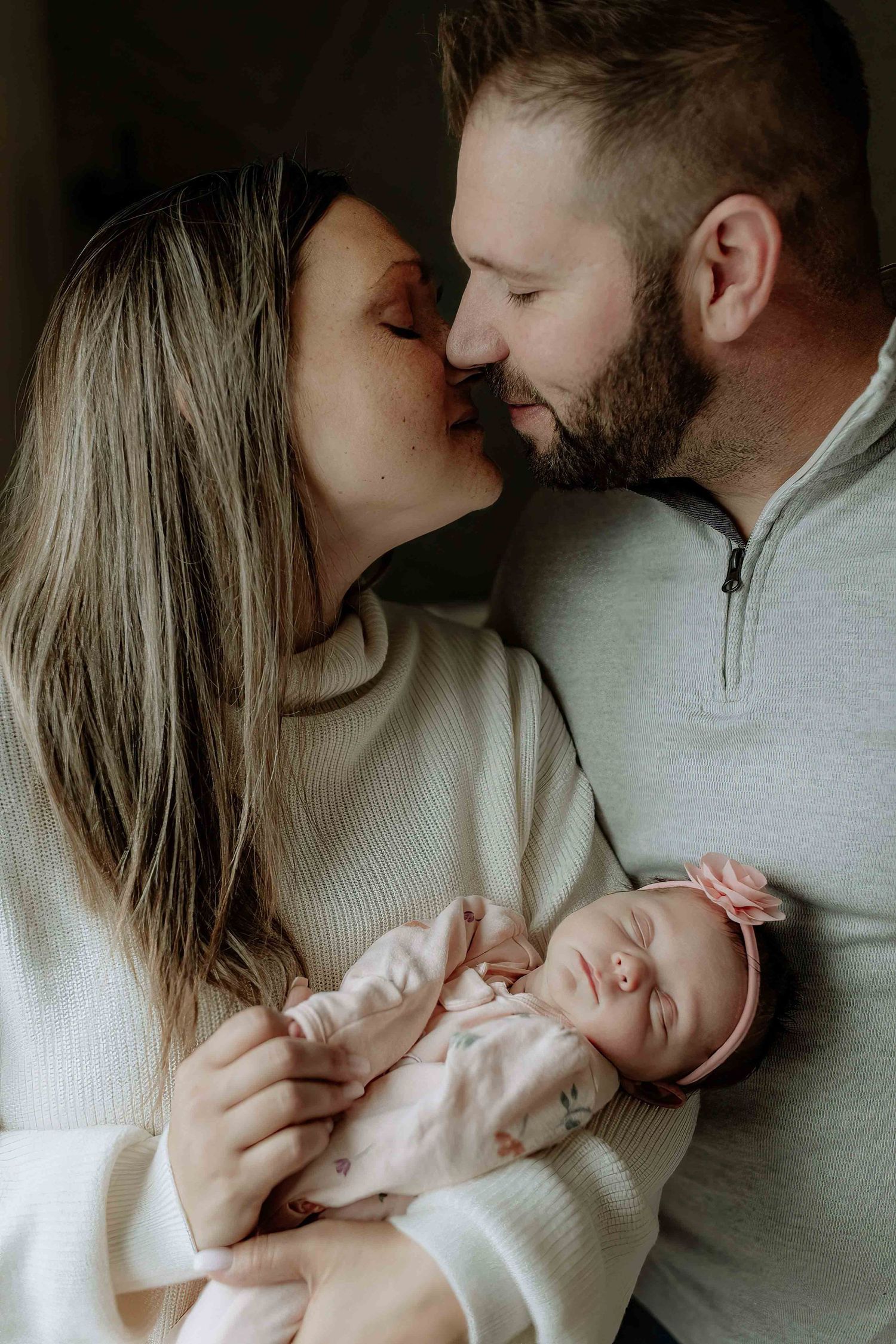 Photographe Laval, Studio 8, lifestyle, portraits, famille, couple, maternité, bébé, studio, photo naturelle, authentique, lumineuse
