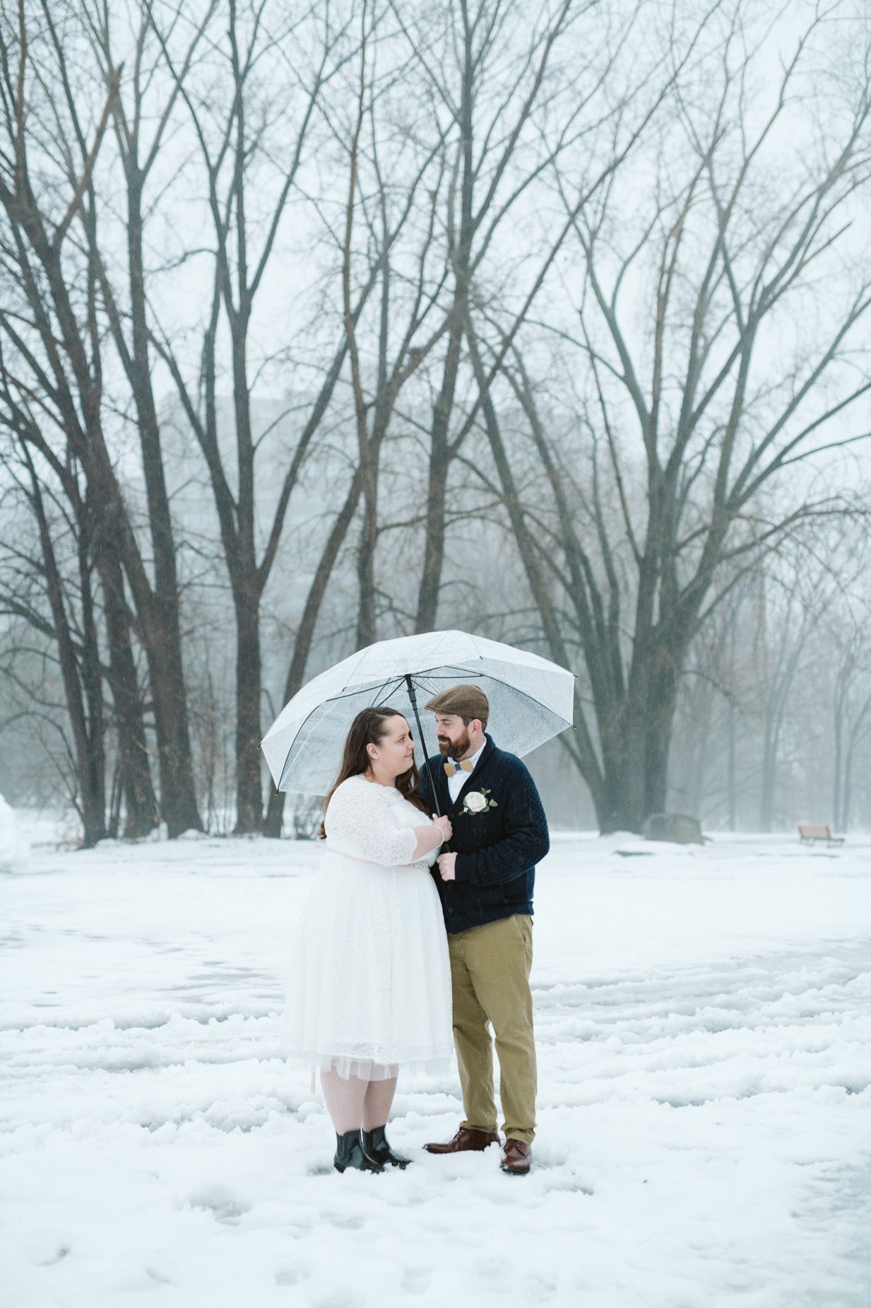 Photographe mariage Studio 8 à Laval, Rive-Nord et Montréal. Portraits, cérémonies et moments authentiques et lumineux, mariage hiver