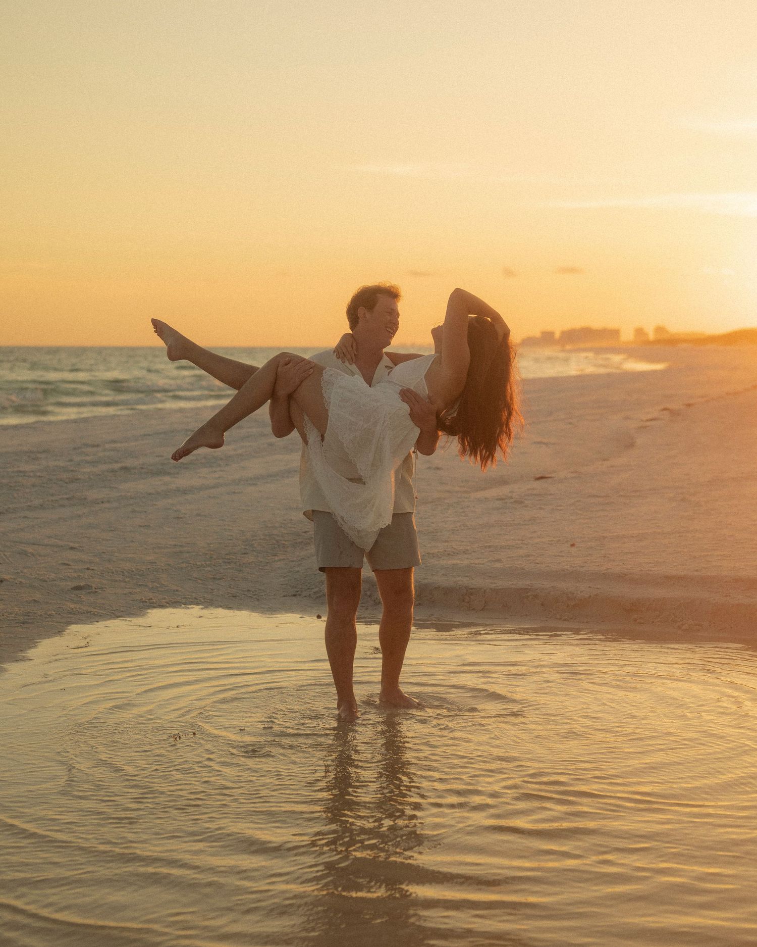 Destination weddings, elopements, engagement Photographer  in 30A, Destin, Emerald coast Florida. Underwater photographer