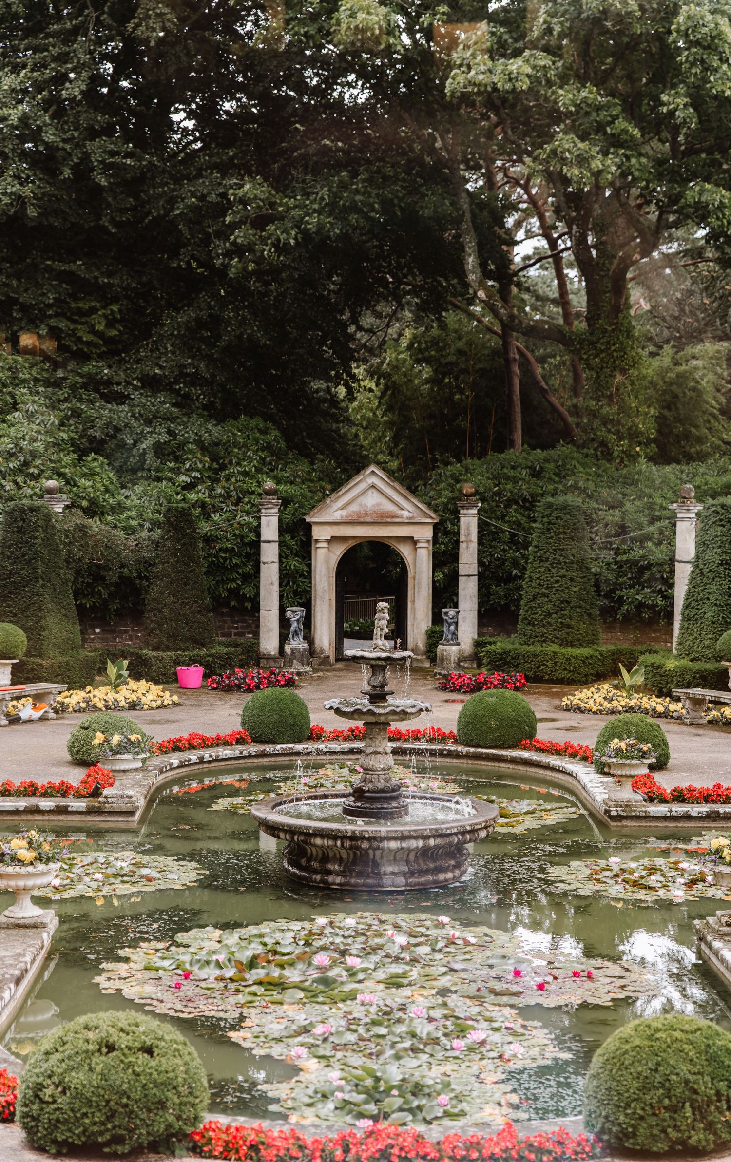 Italian Villa, Compton Acres Poole from a Dorset candid wedding photographer