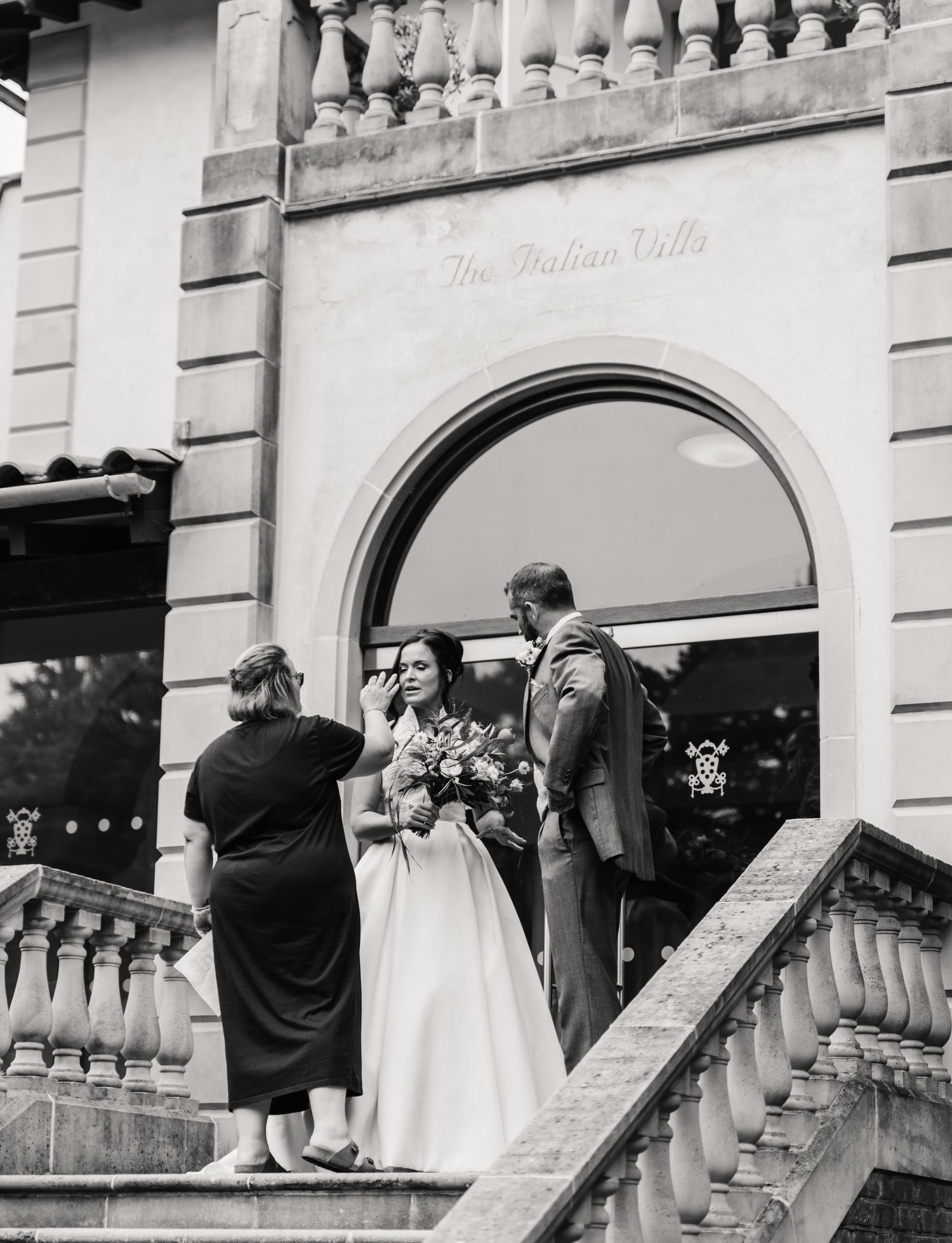 Italian Villa, Compton Acres Poole from a Dorset candid wedding photographer