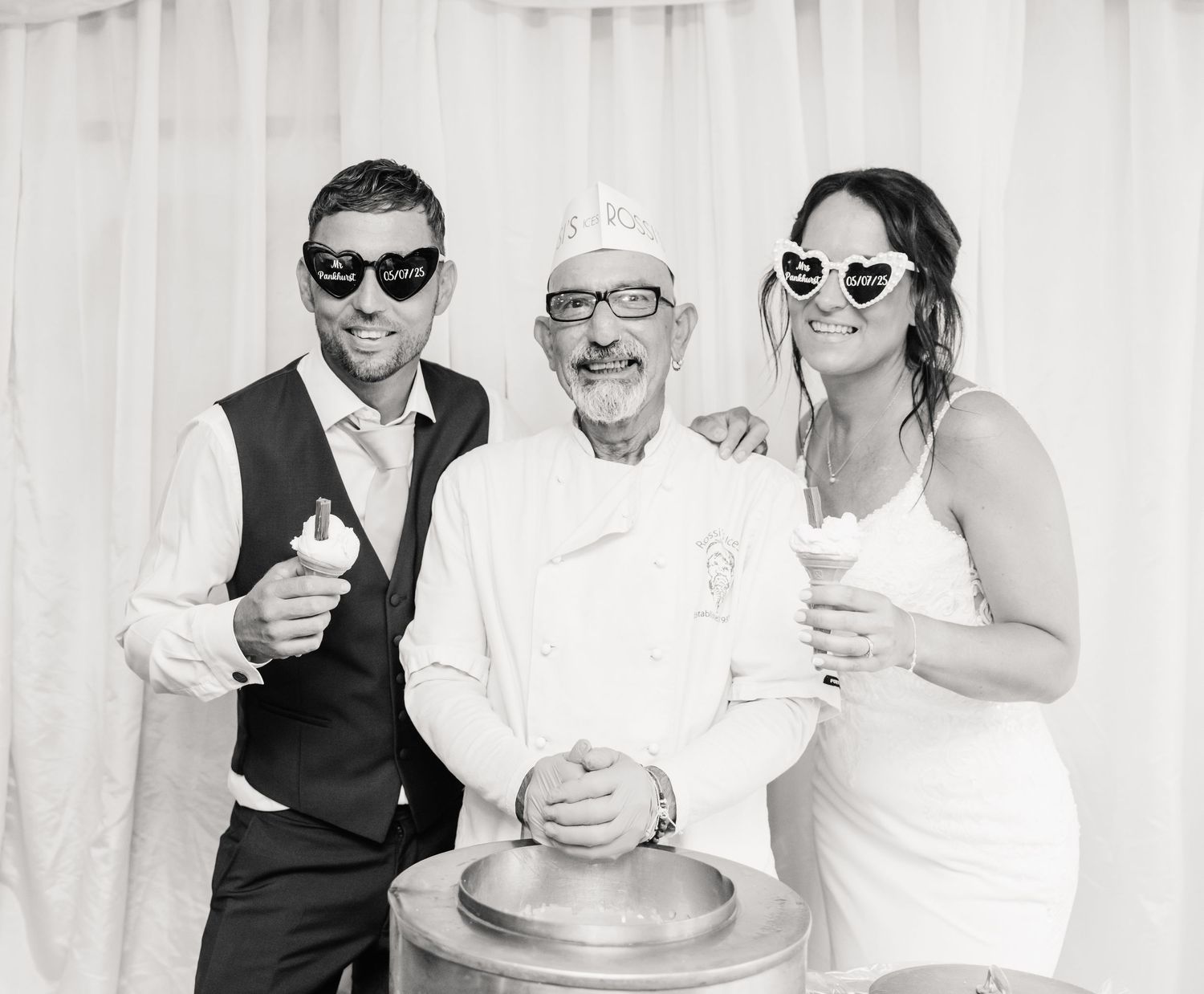 Weymouth wedding photographer. Rossi's Ices. Weymouth Ice cream wedding hire, the famous Rossi at the Weymouth Rugby Club.