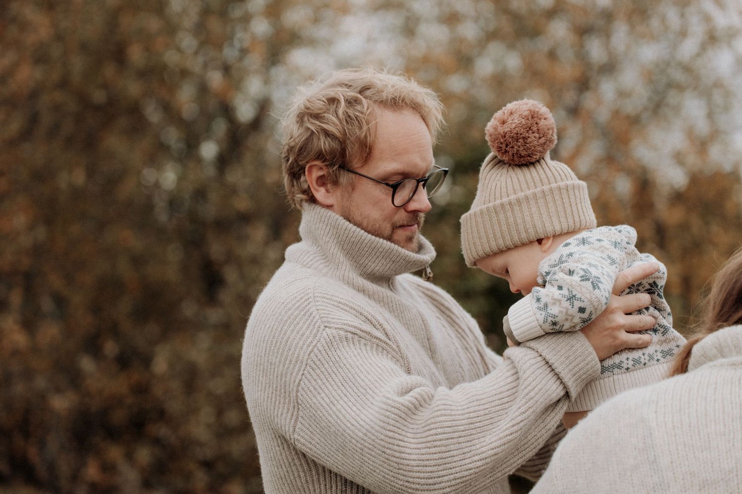 Perhekuvaus miljöössä Helsinki, Vantaa, Espoo. Valokuvaaja pk-seutu. Perhekuvaaja.